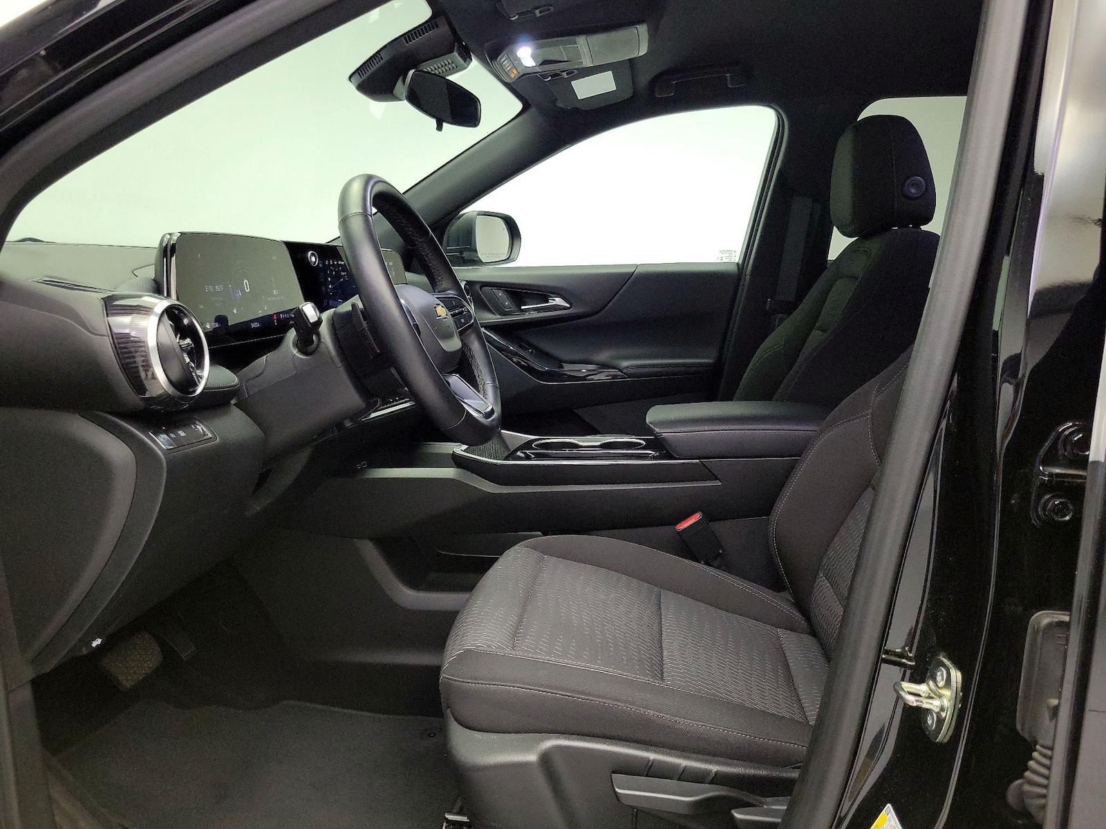 2025 Chevrolet Equinox LT - Photo 12