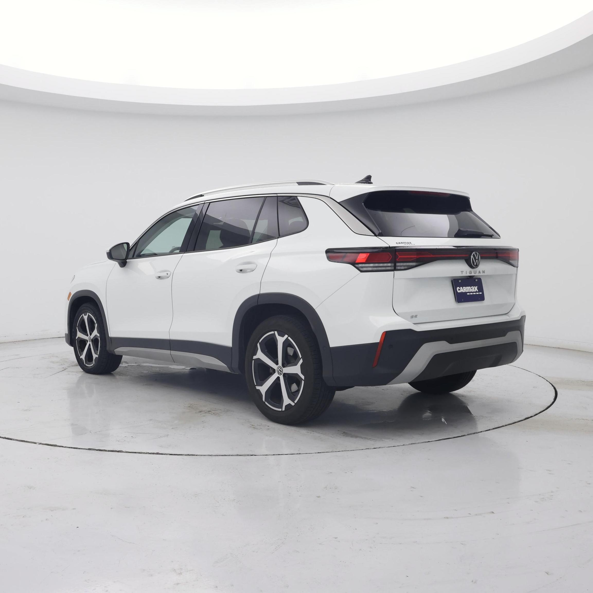 Thumbnail: 2026 Volkswagen Tiguan - 2
