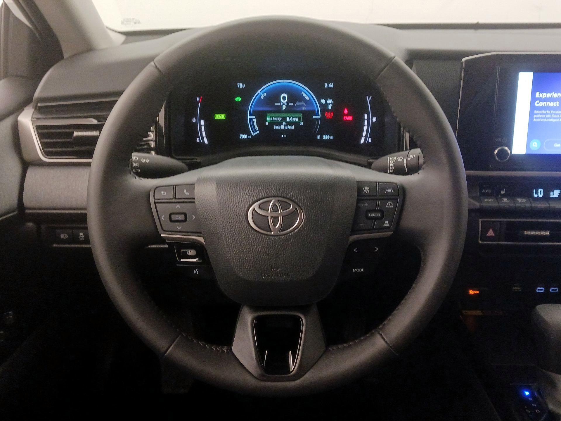 Thumbnail: 2025 Toyota Camry - 10
