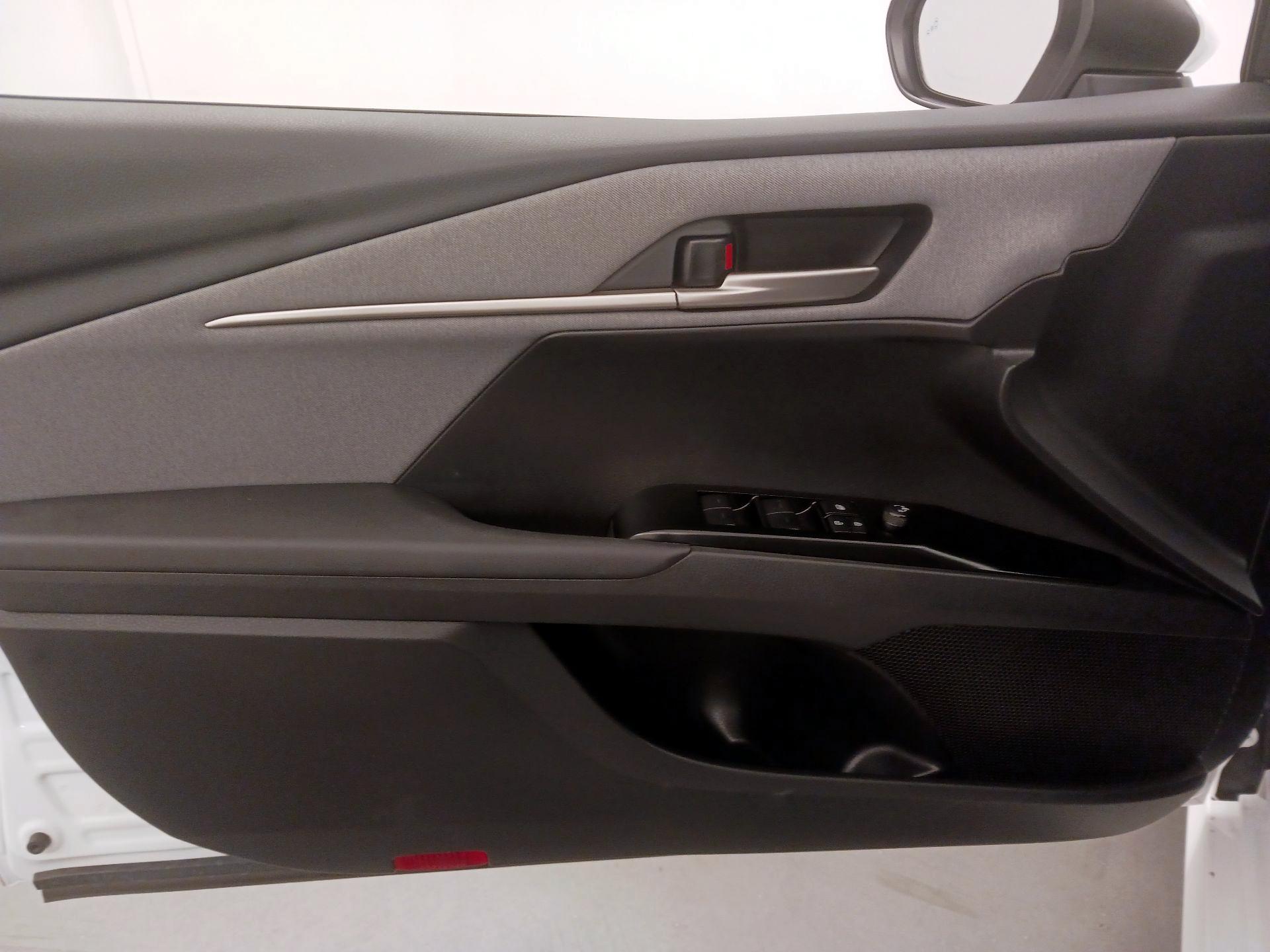 Thumbnail: 2025 Toyota Camry - 12