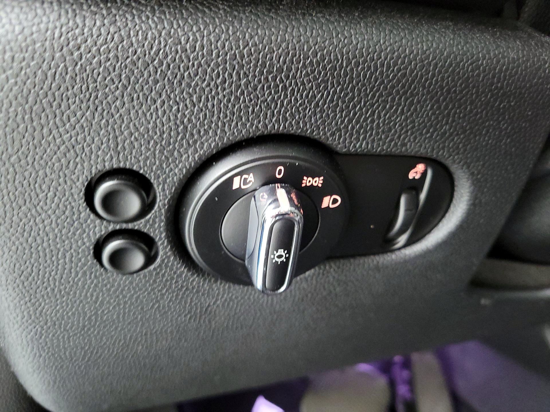Thumbnail: 2019 MINI Cooper Hardtop - 13