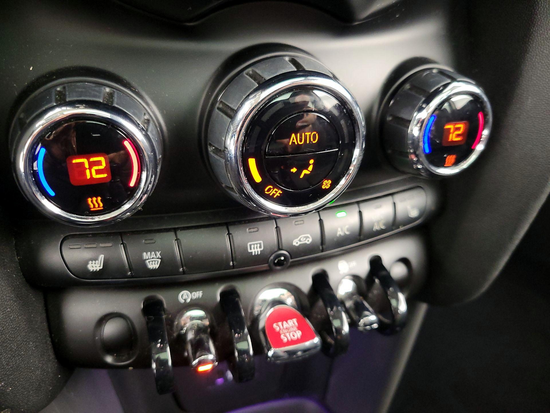 Thumbnail: 2019 MINI Cooper Hardtop - 16