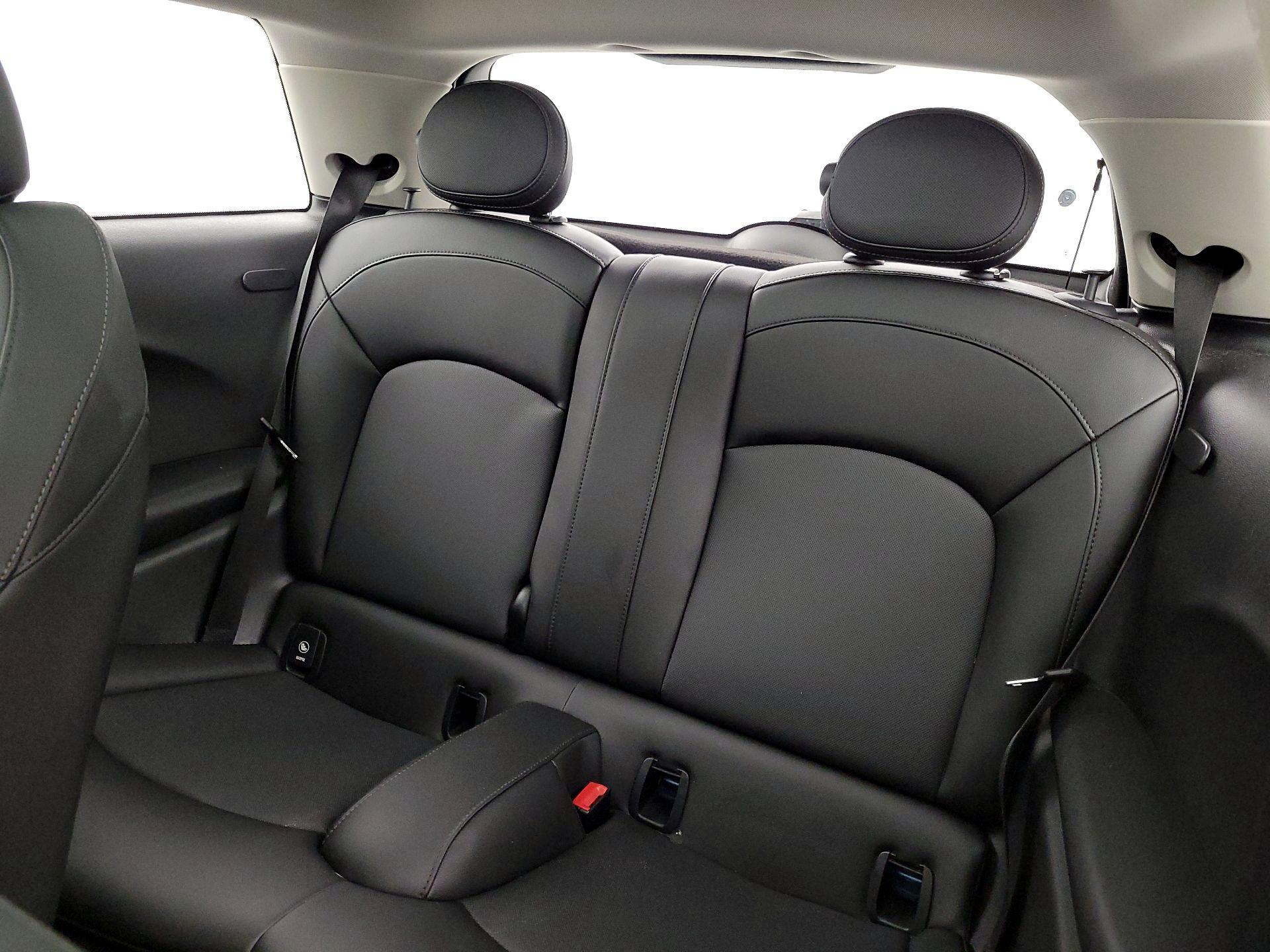 Thumbnail: 2019 MINI Cooper Hardtop - 20