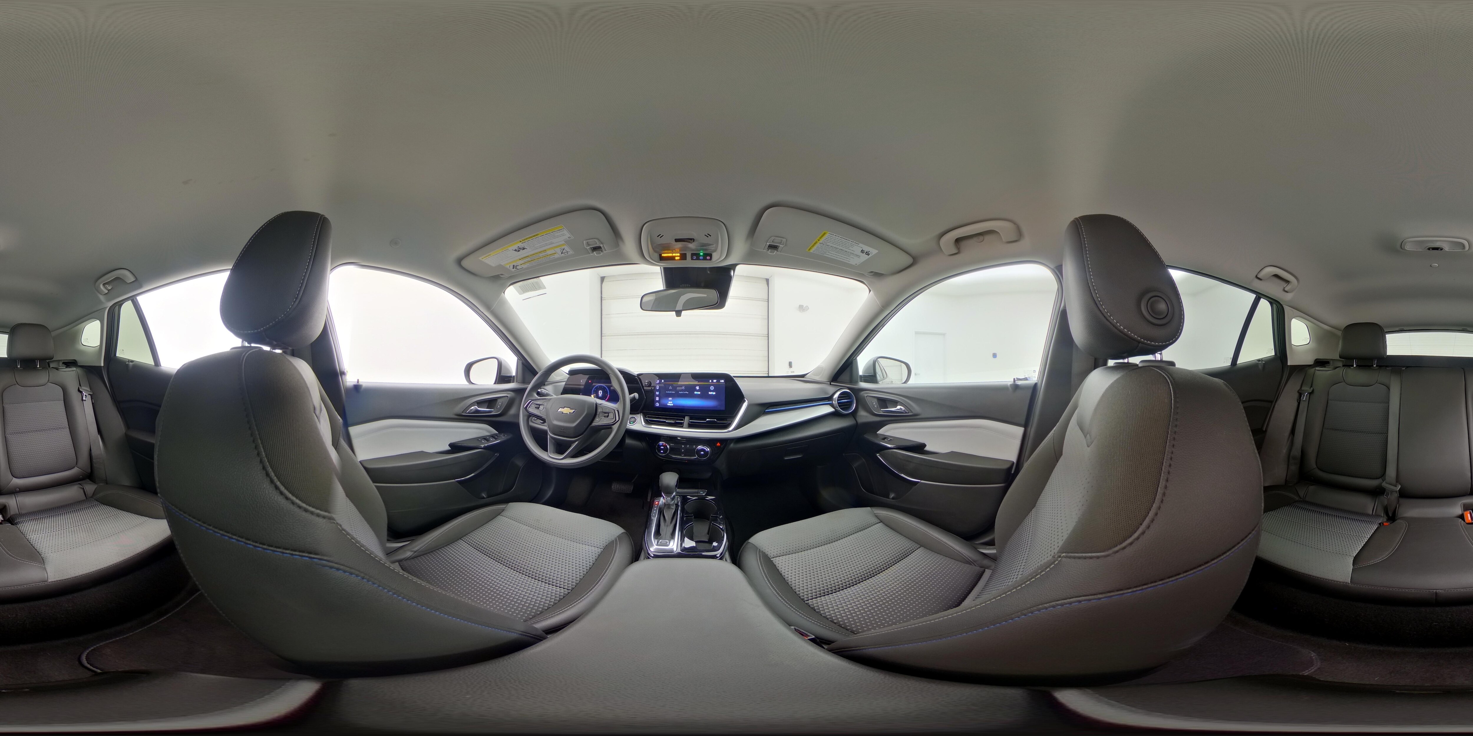 2025 Chevrolet Trax LT - Photo 24