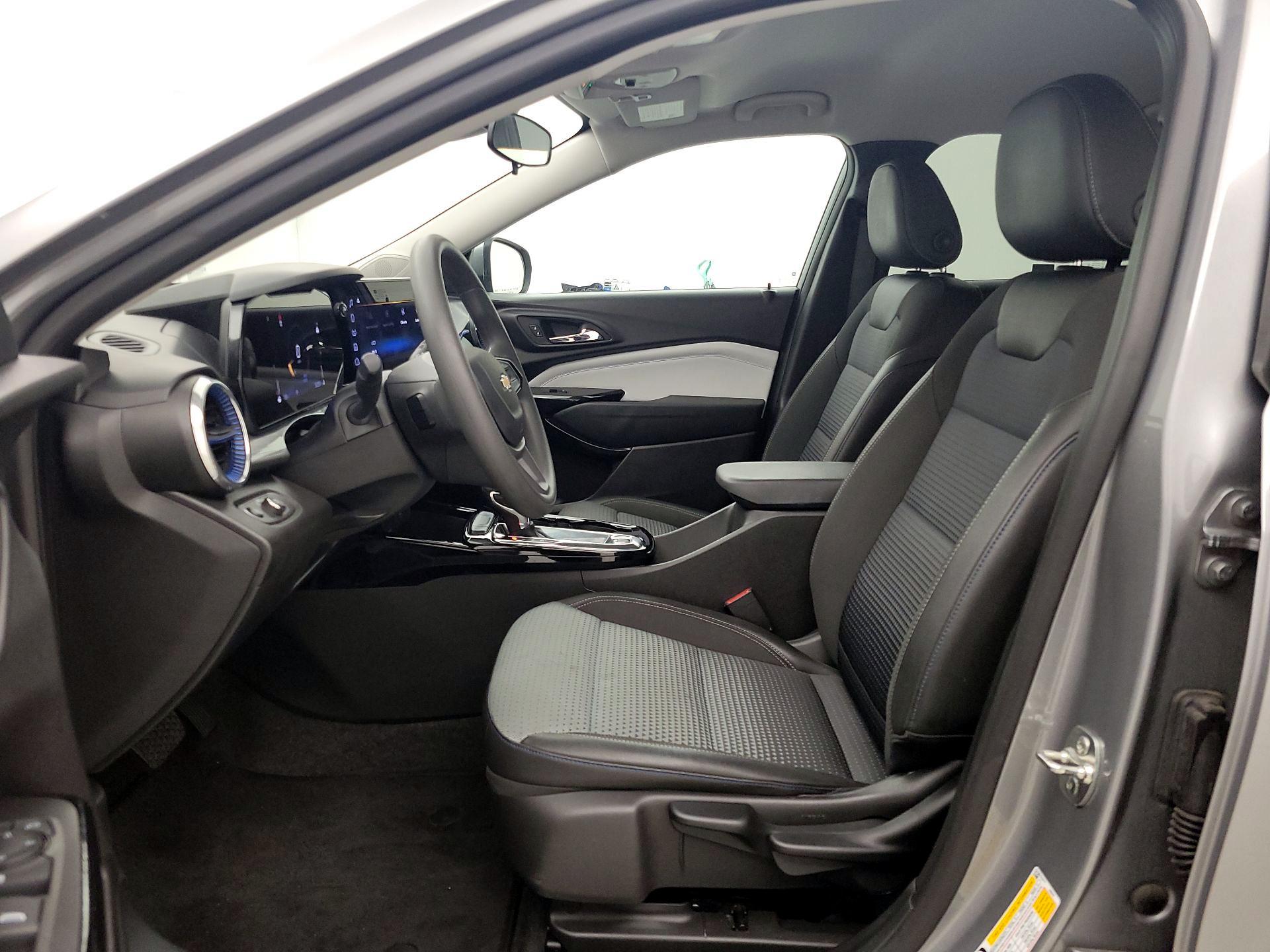 Thumbnail: 2025 Chevrolet Trax - 11