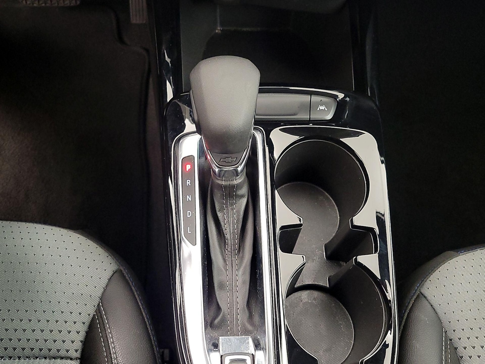 2025 Chevrolet Trax LT - Photo 18