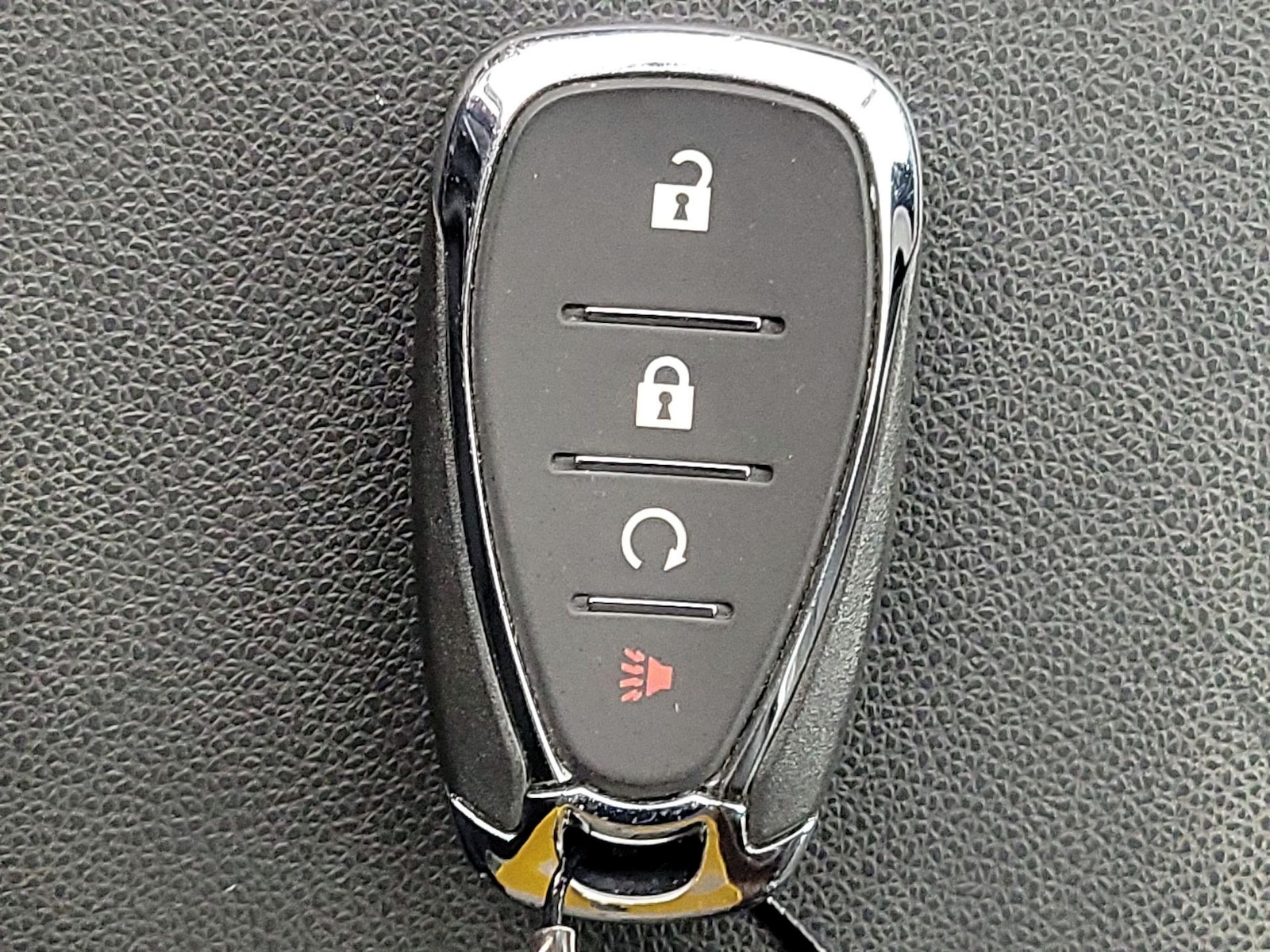 2025 Chevrolet Trax LT - Photo 23