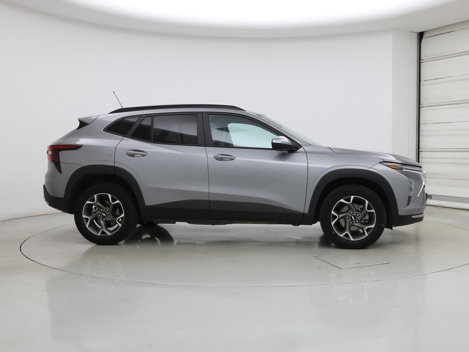 2025 Chevrolet Trax LT - Photo 8