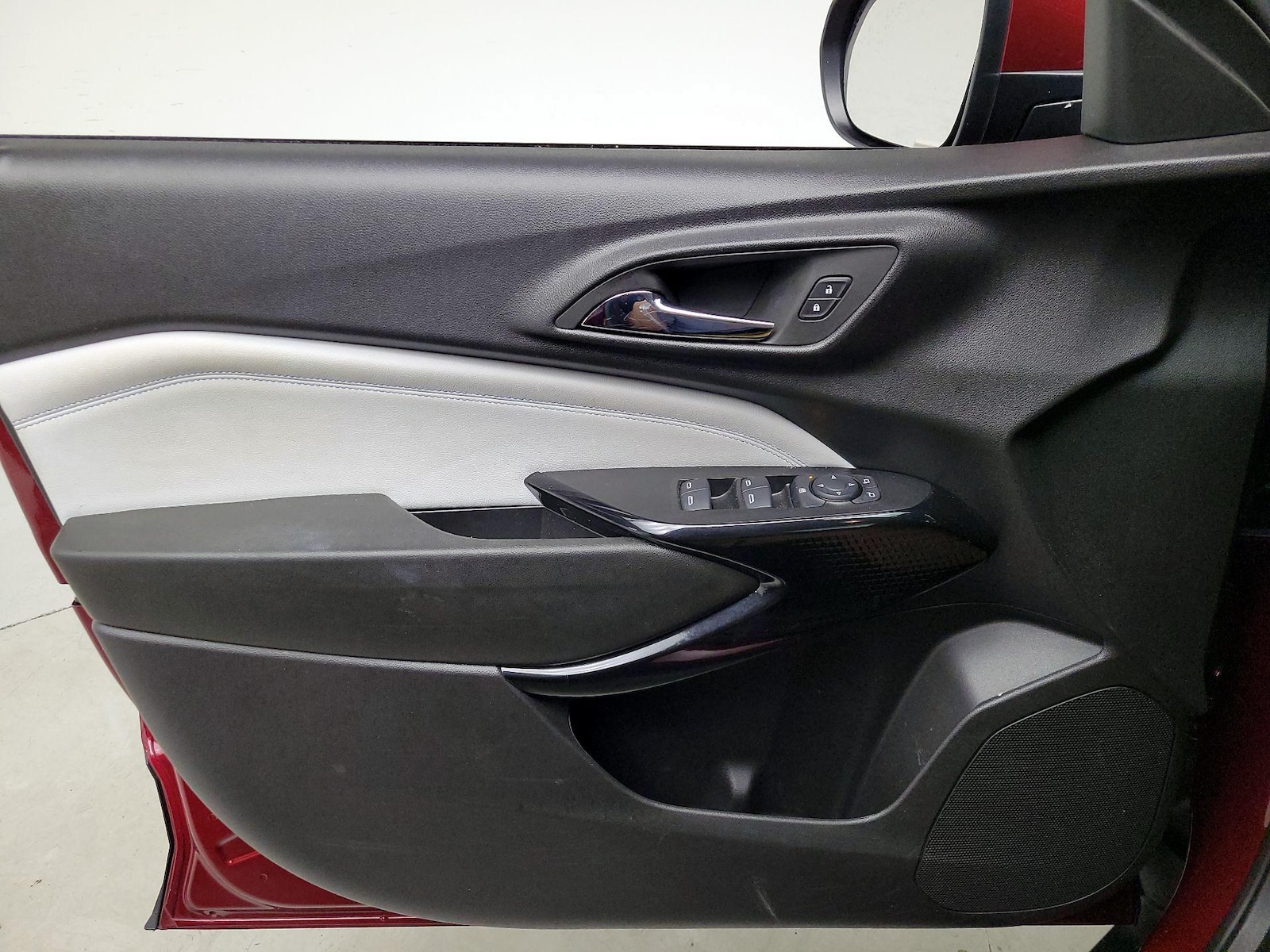2025 Chevrolet Trax LT - Photo 13