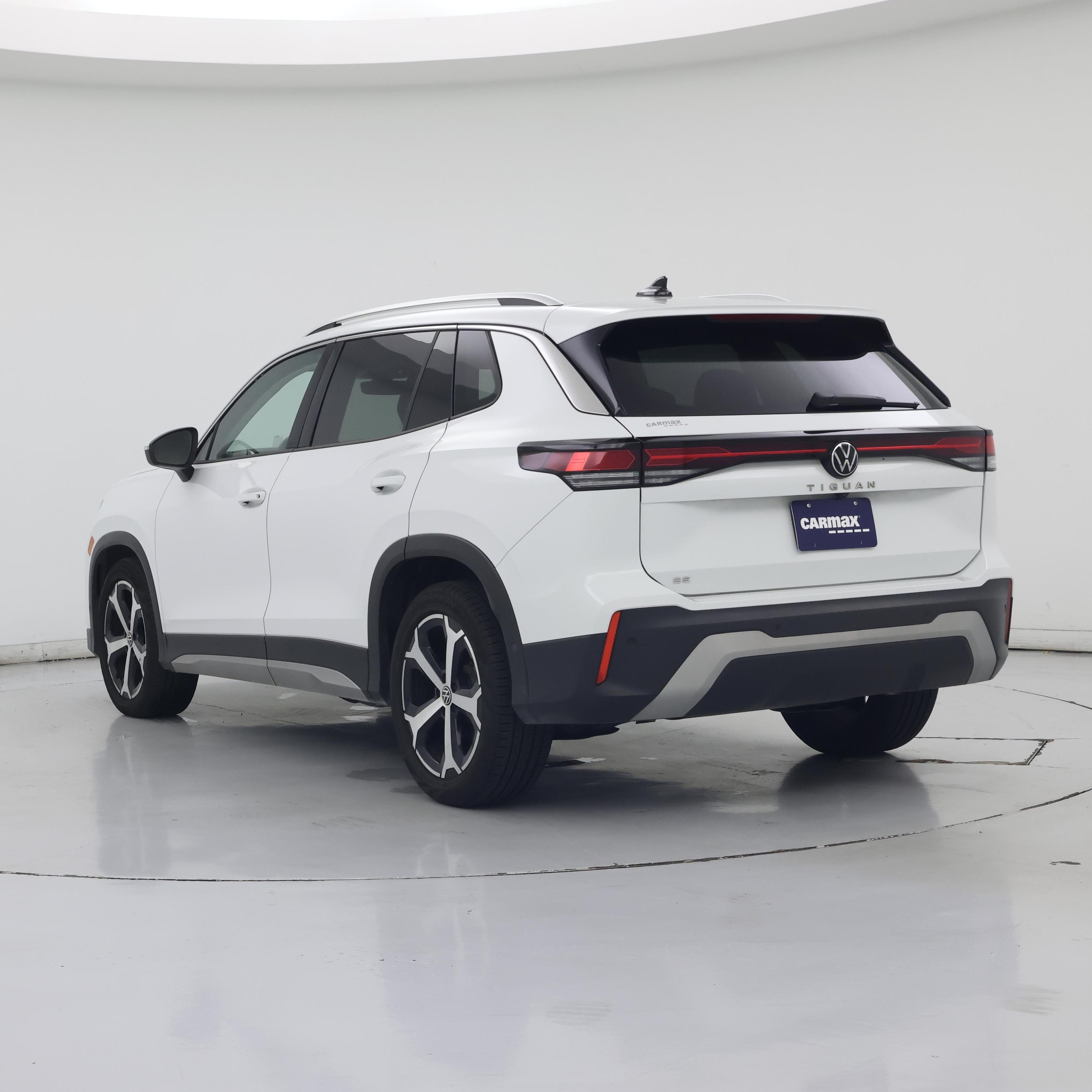 Thumbnail: 2026 Volkswagen Tiguan - 2