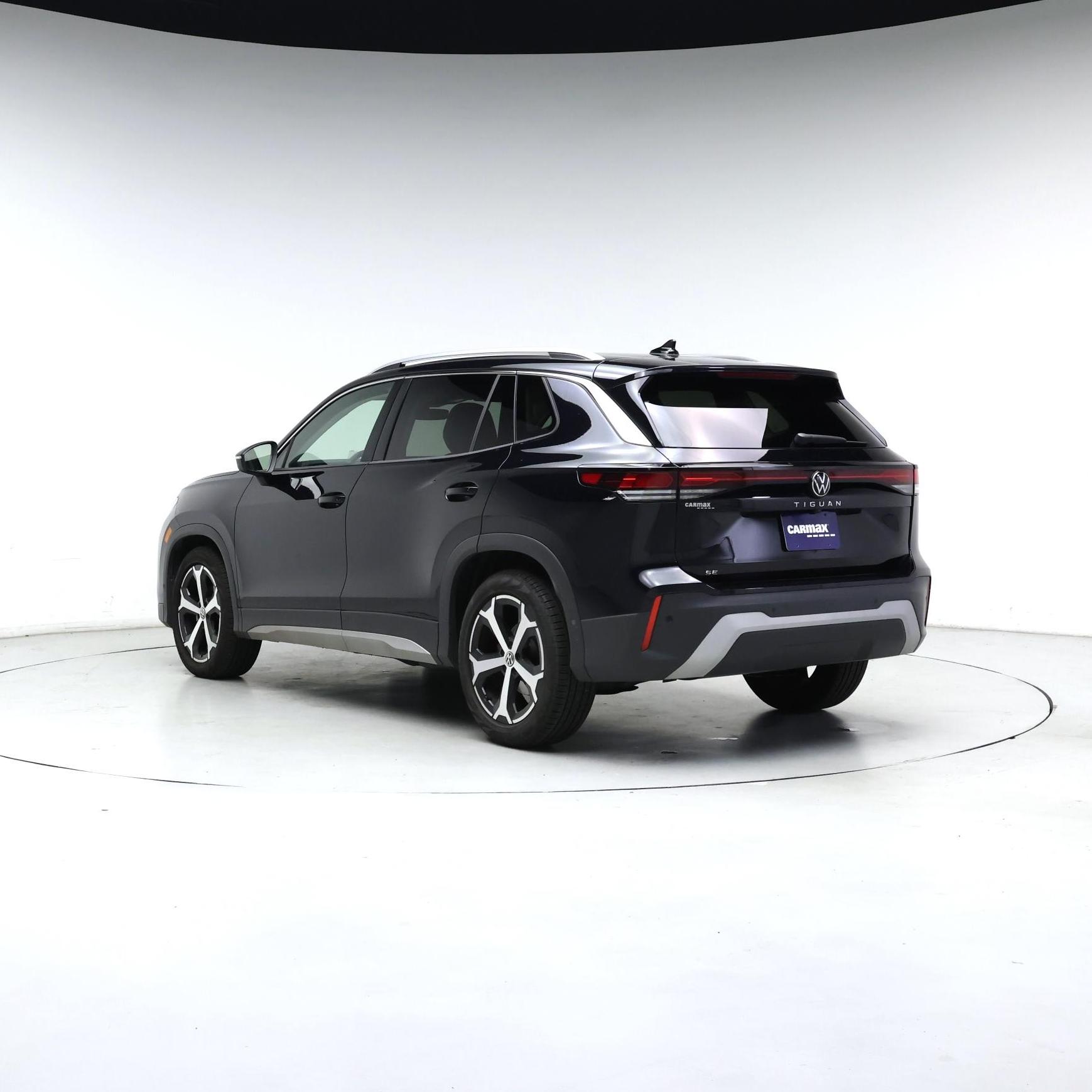 Thumbnail: 2026 Volkswagen Tiguan - 2
