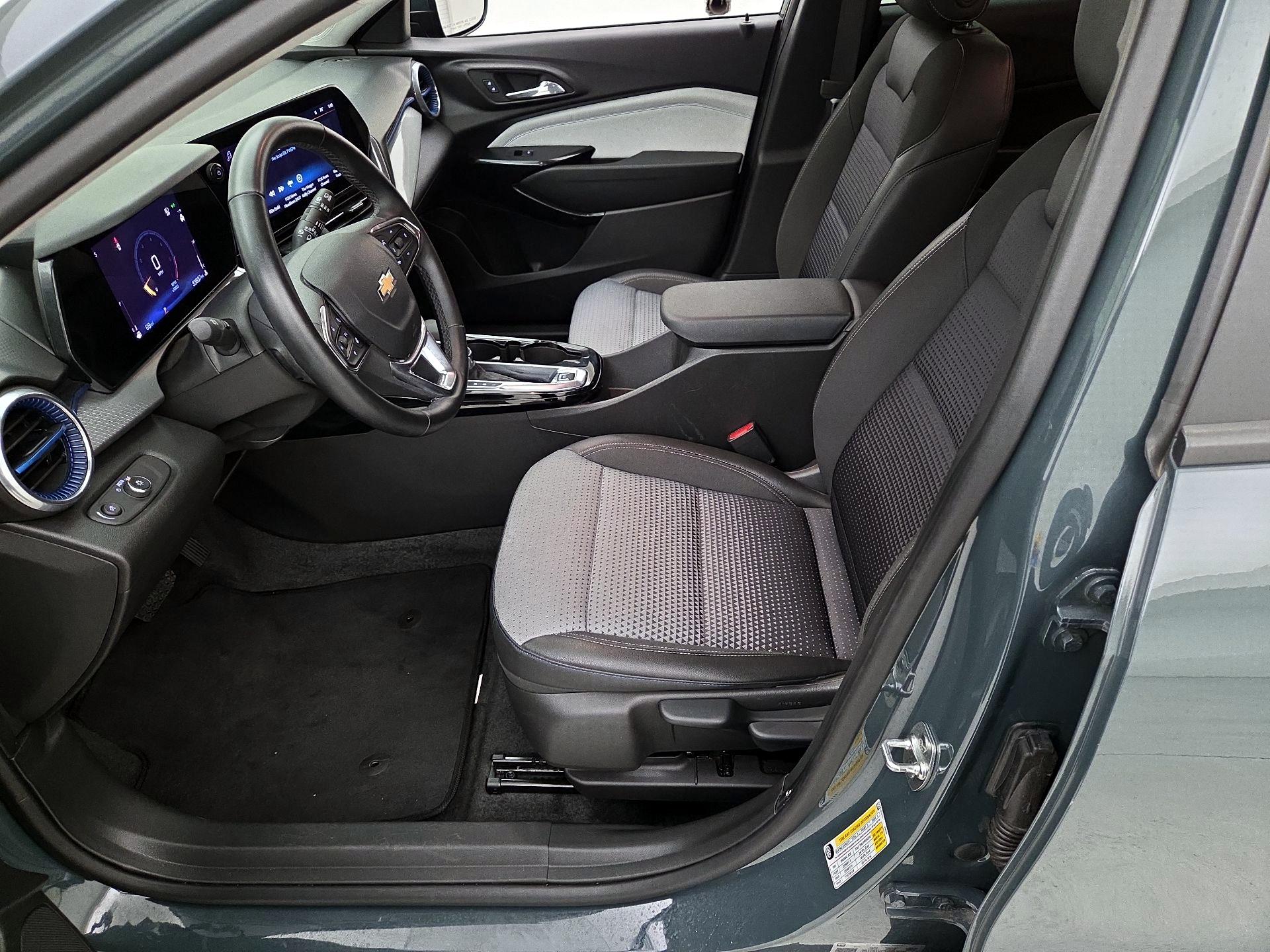 Thumbnail: 2025 Chevrolet Trax - 11