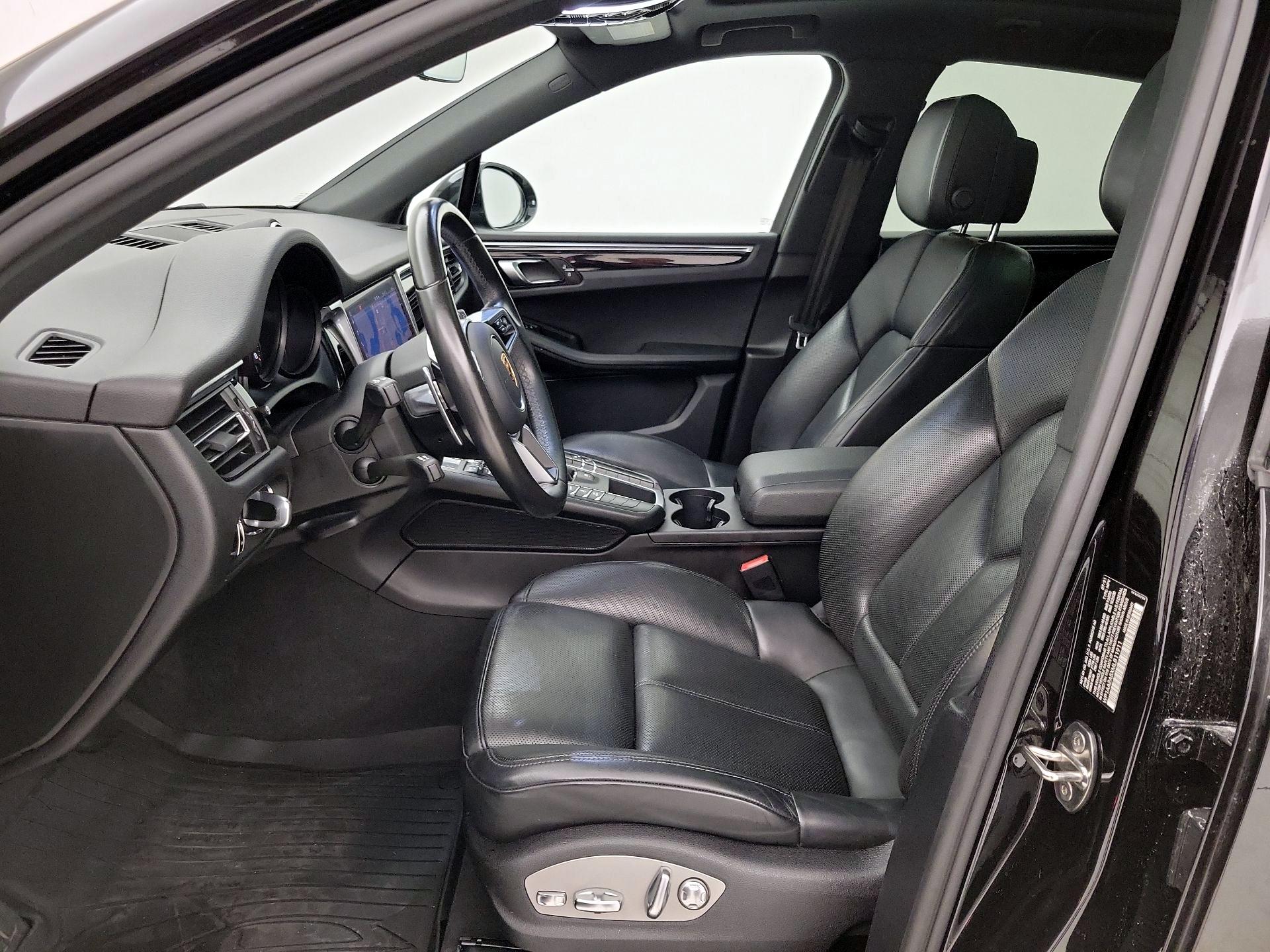 Thumbnail: 2021 Porsche Macan - 11