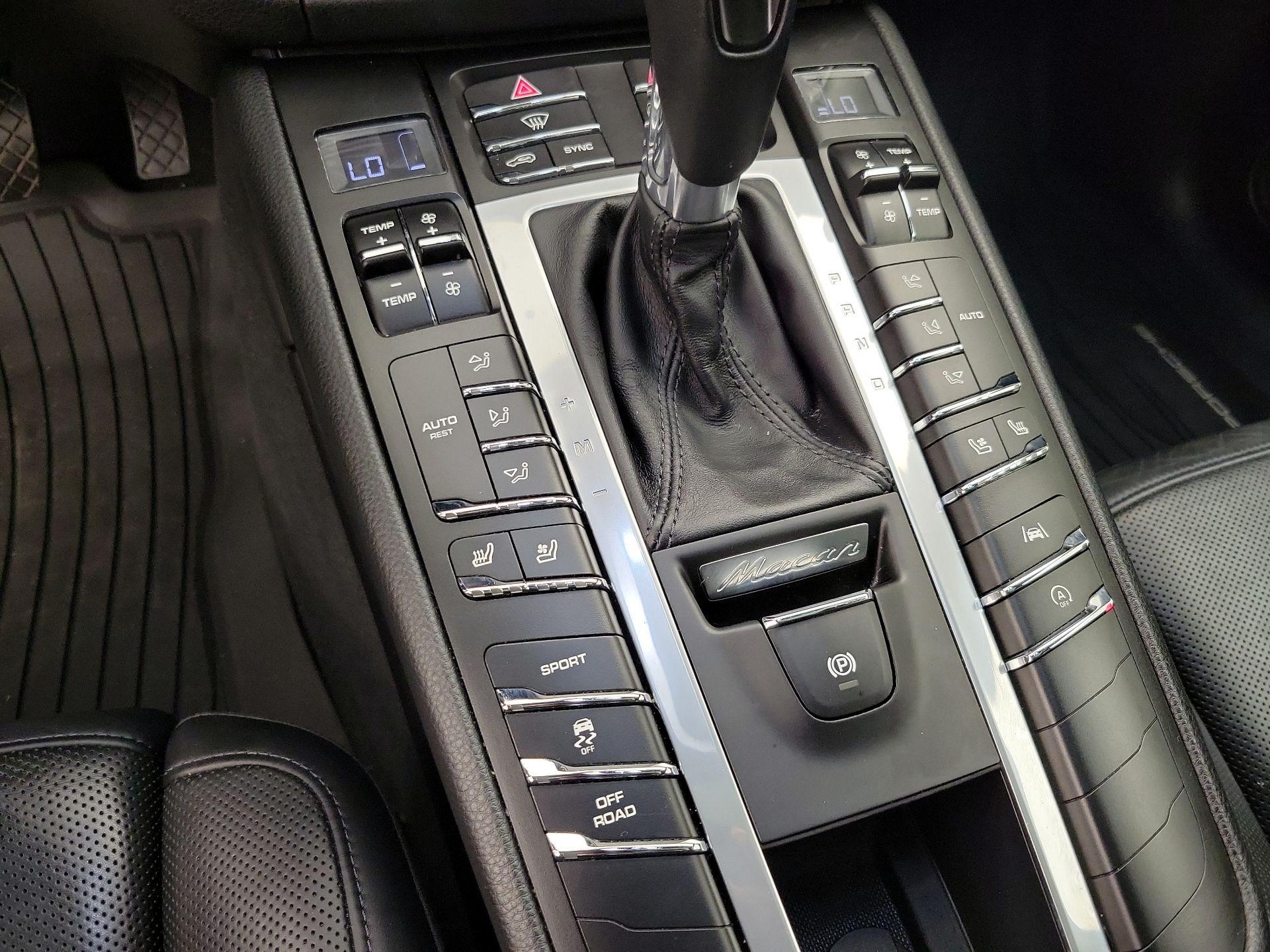 Thumbnail: 2021 Porsche Macan - 17