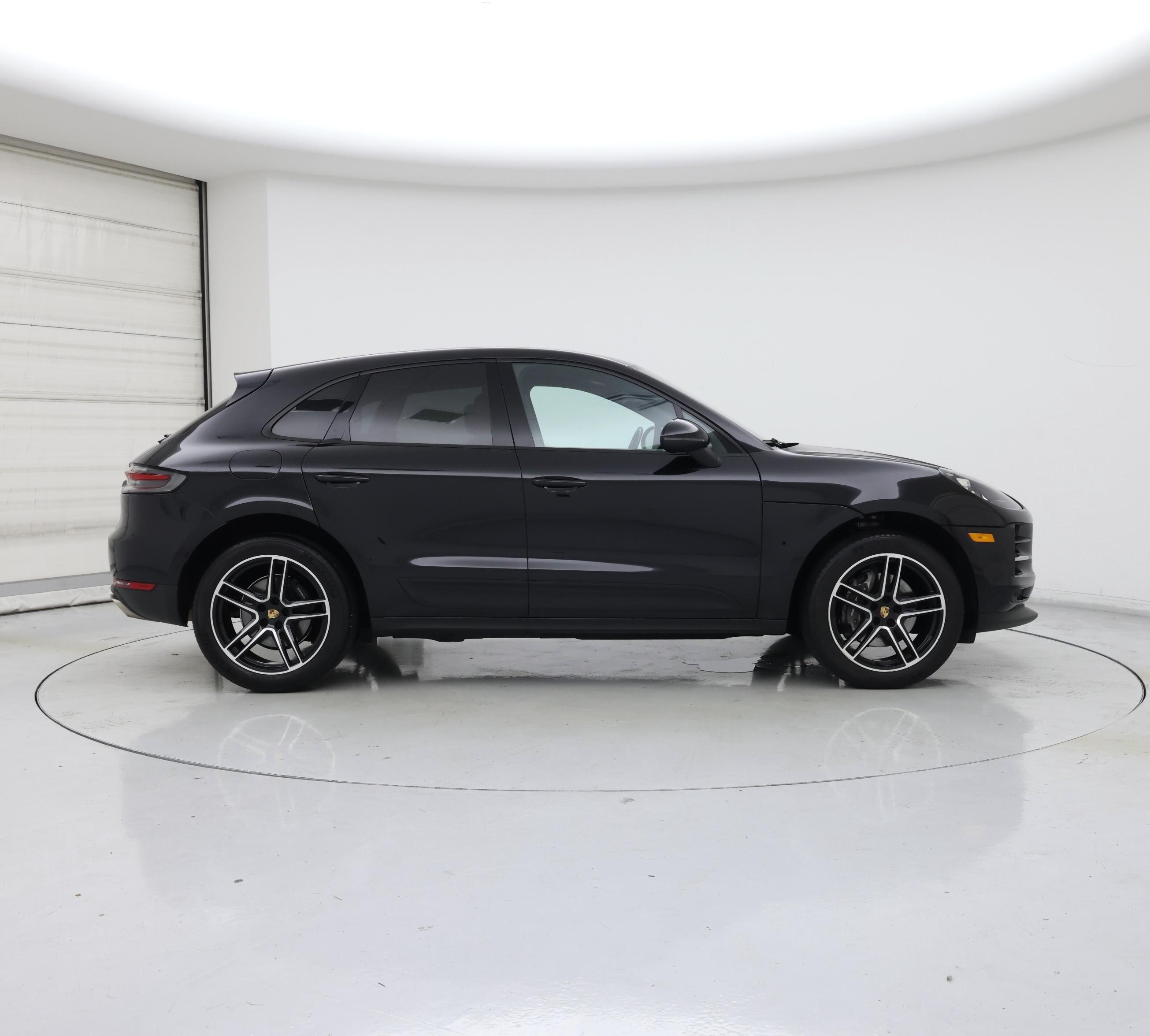 Thumbnail: 2021 Porsche Macan - 7