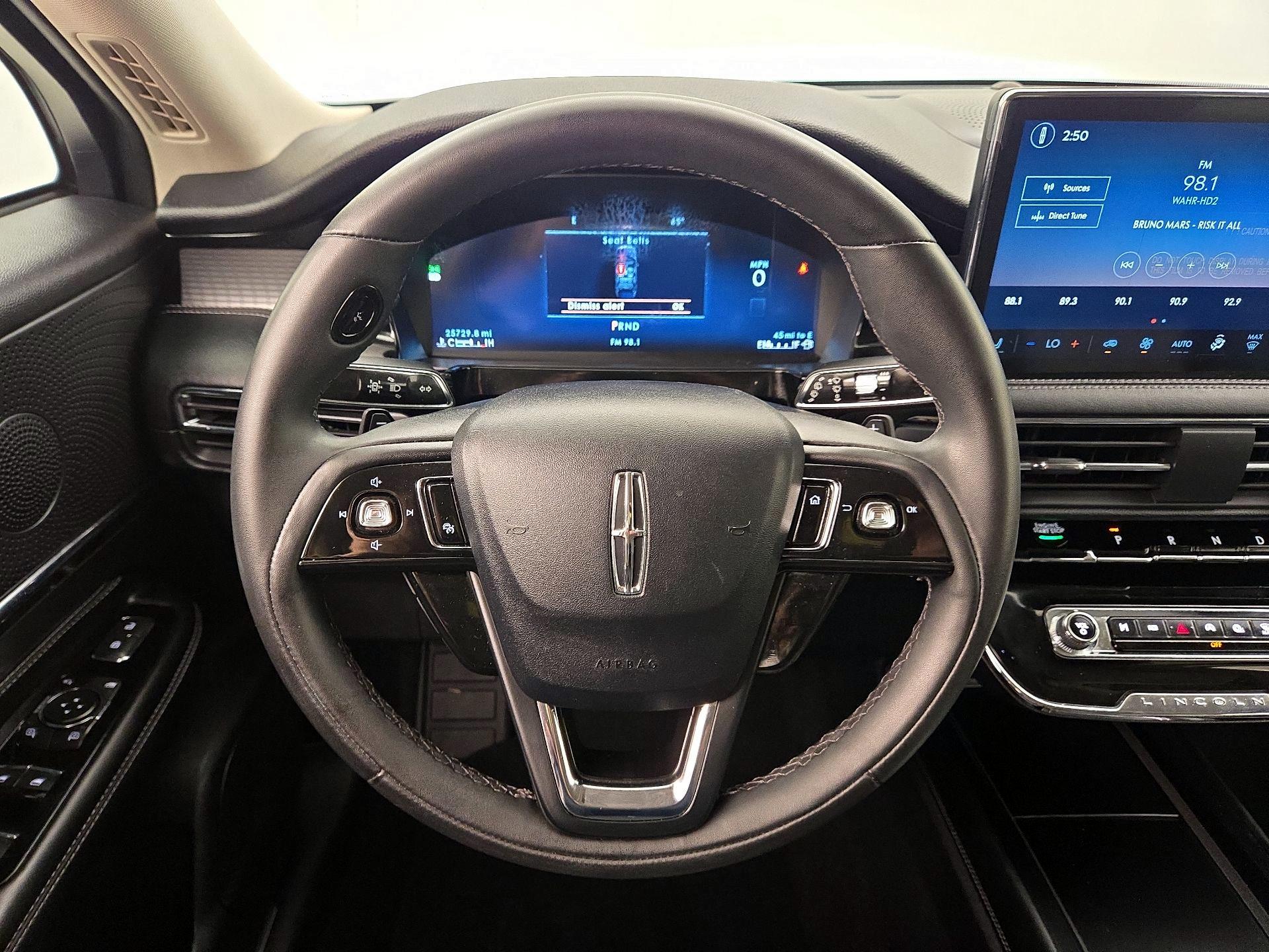Thumbnail: 2023 Lincoln Corsair - 10