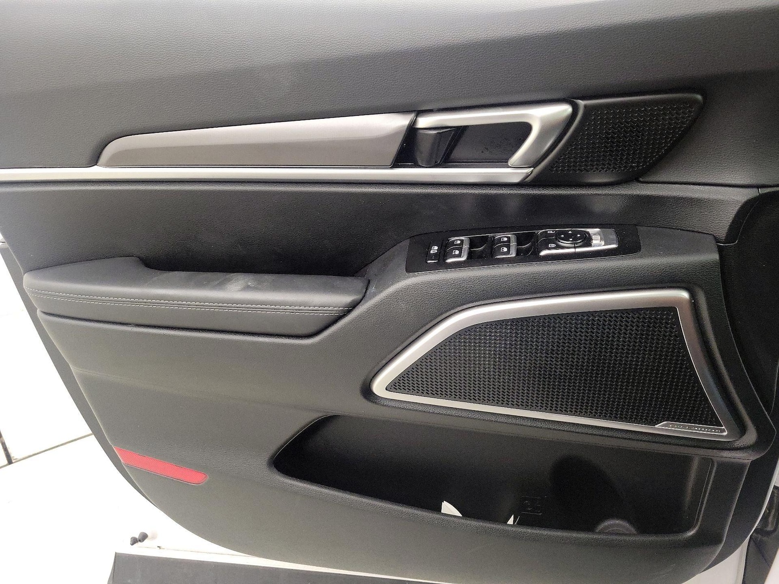 2025 Kia Telluride S - Photo 13