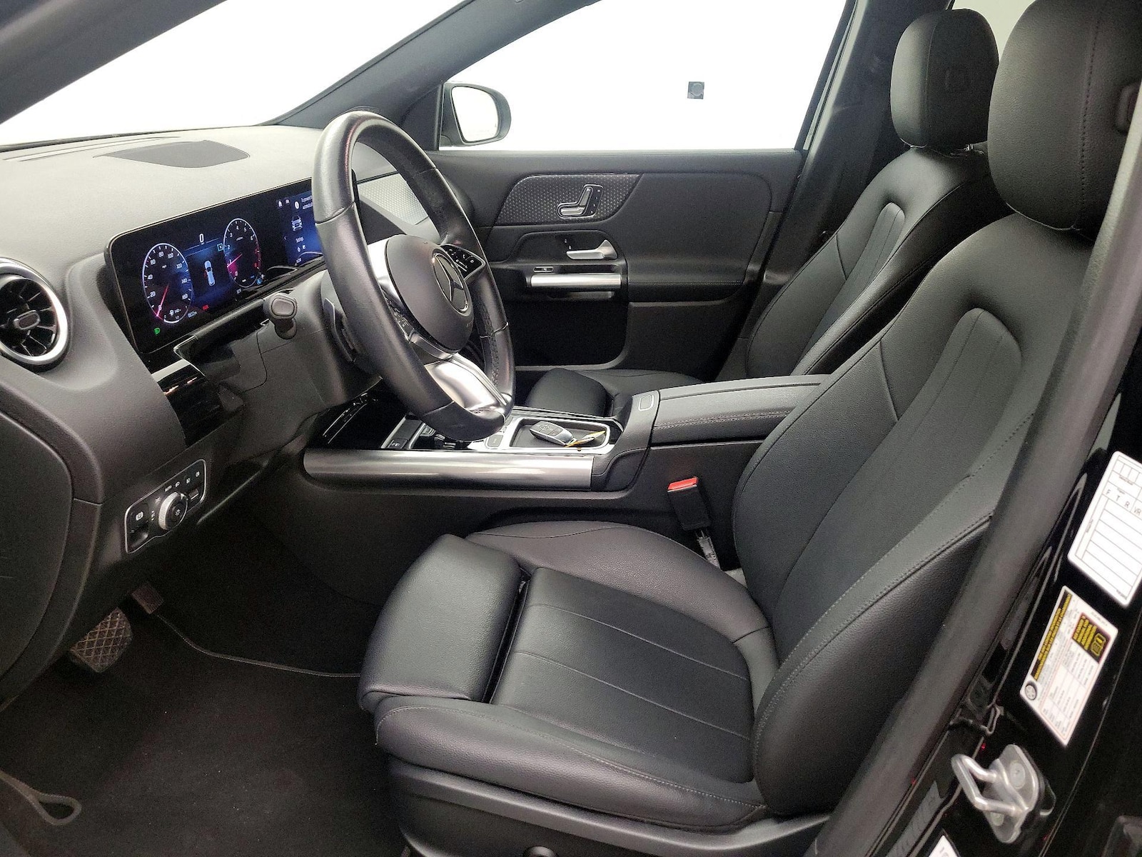 Side Airbags & Leatherette Seats
