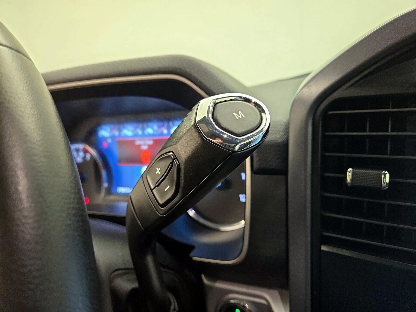 2023 Ford F-150 XLT - Photo 19