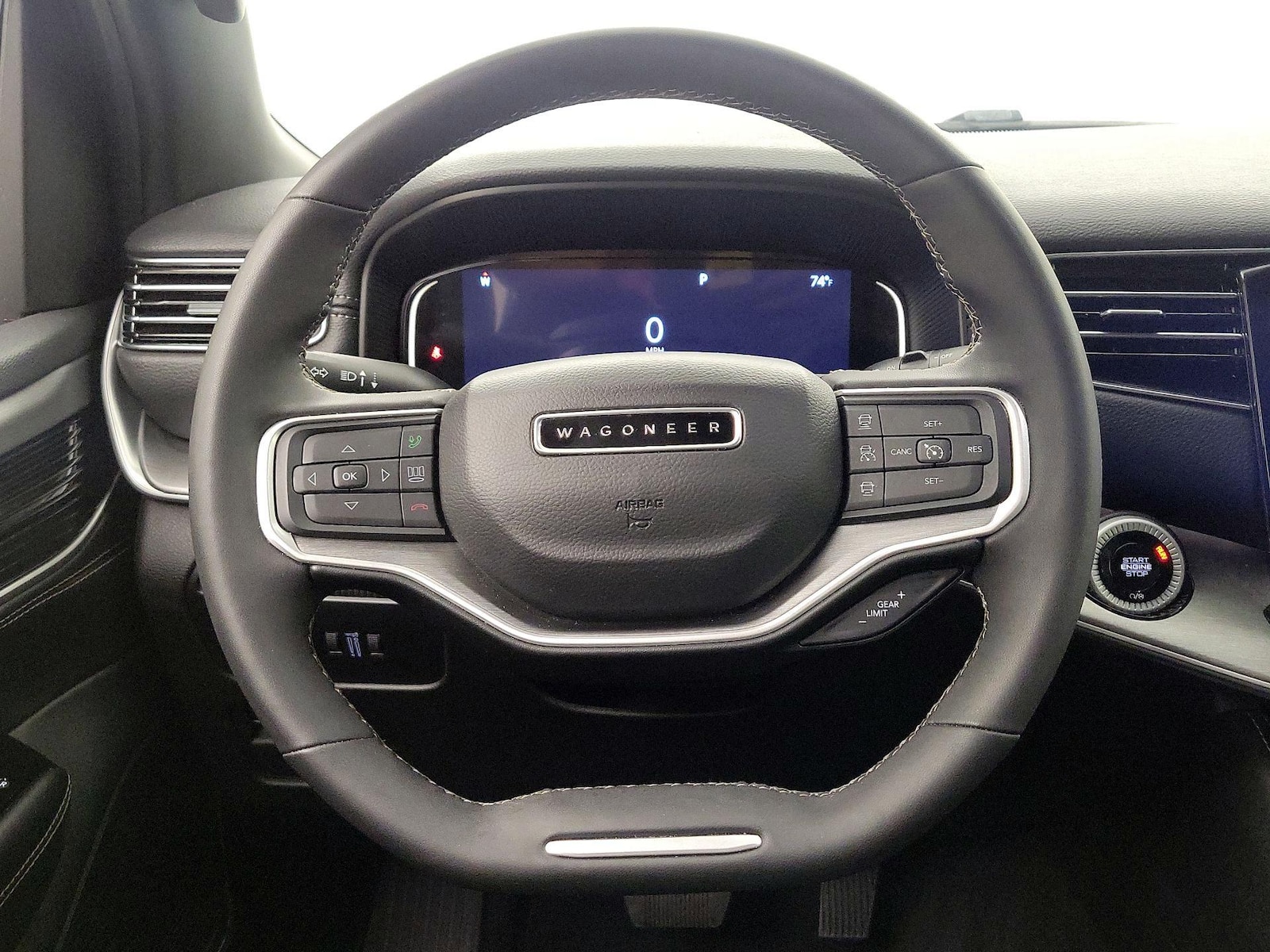2025 Jeep Wagoneer L Series II - Photo 11