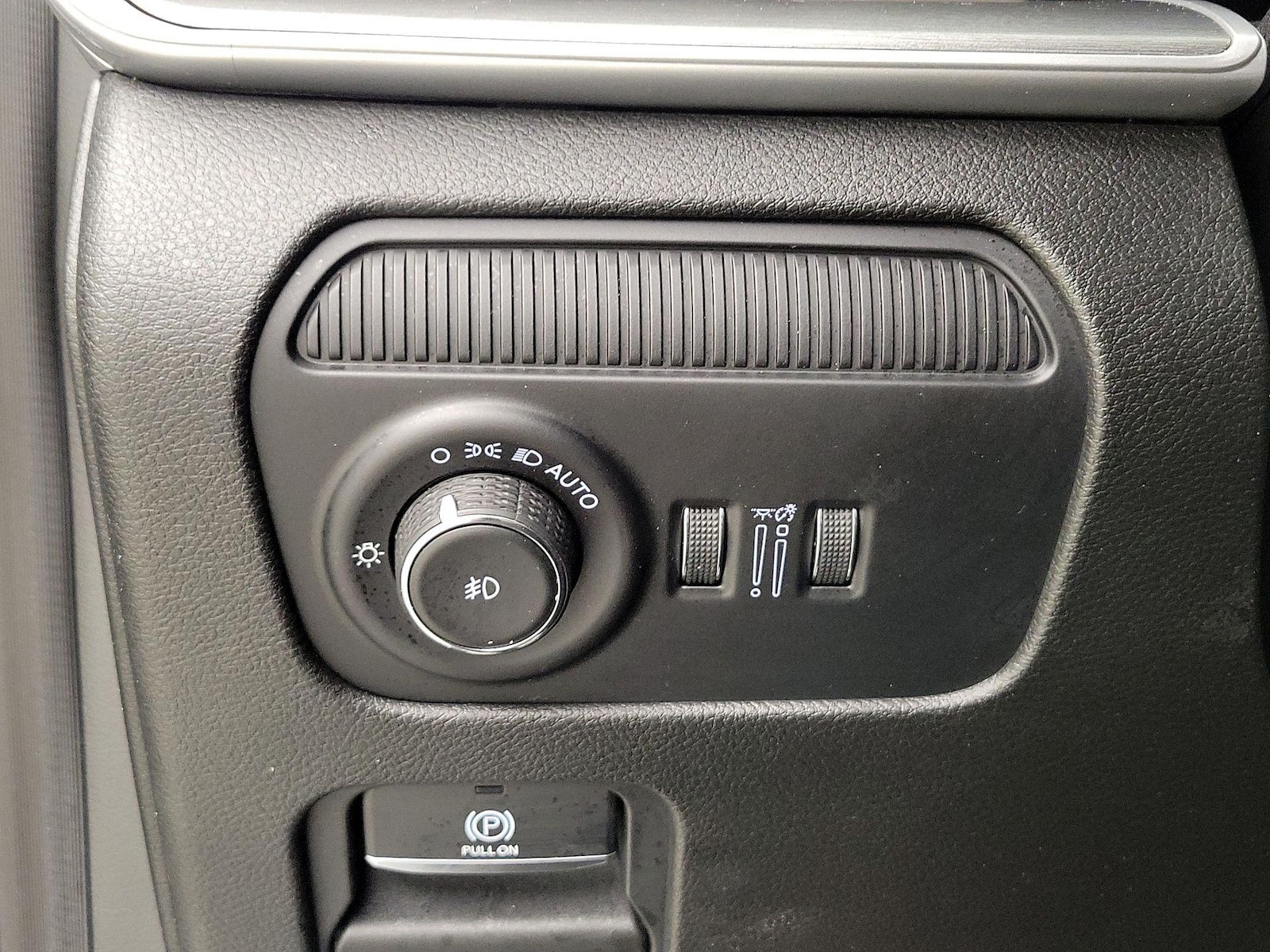 2025 Jeep Wagoneer L Series II - Photo 14