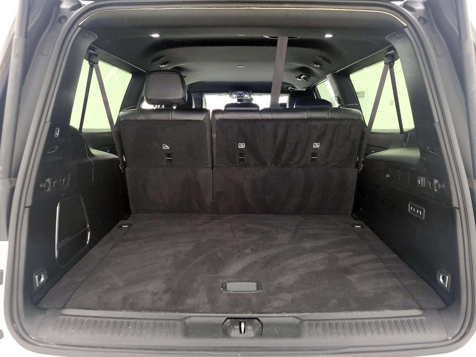 2025 Jeep Wagoneer L Series II - Photo 23