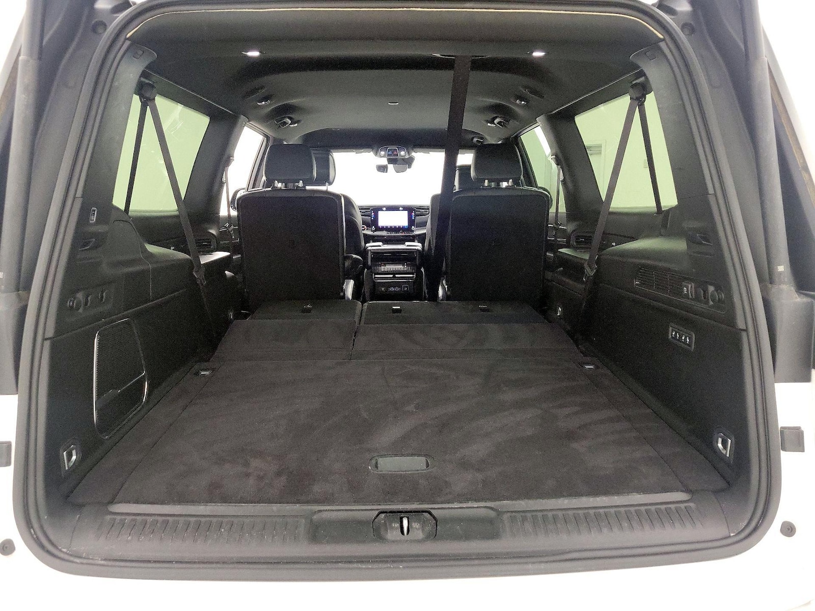 2025 Jeep Wagoneer L Series II - Photo 24