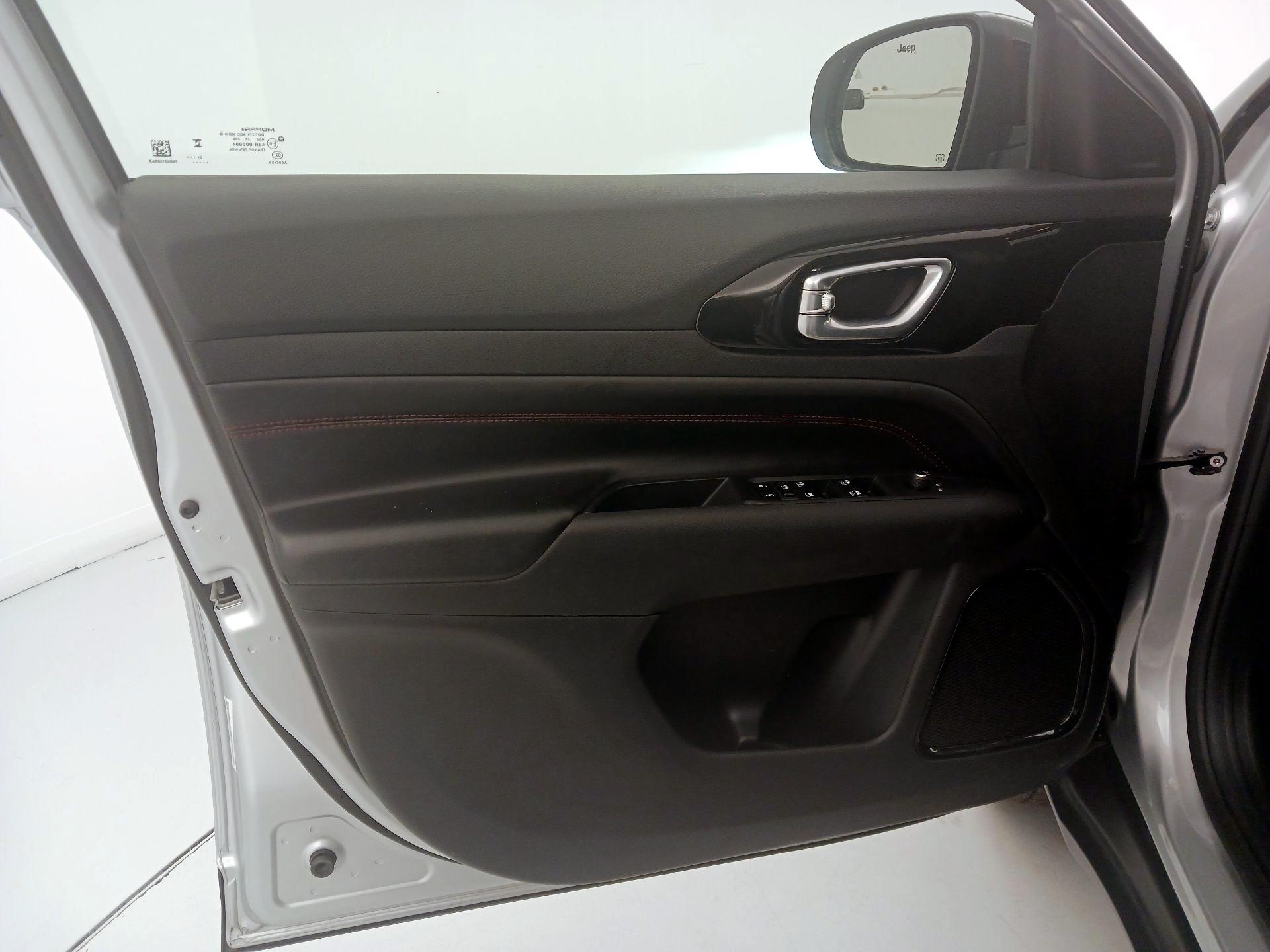 Thumbnail: 2025 Jeep Compass - 12