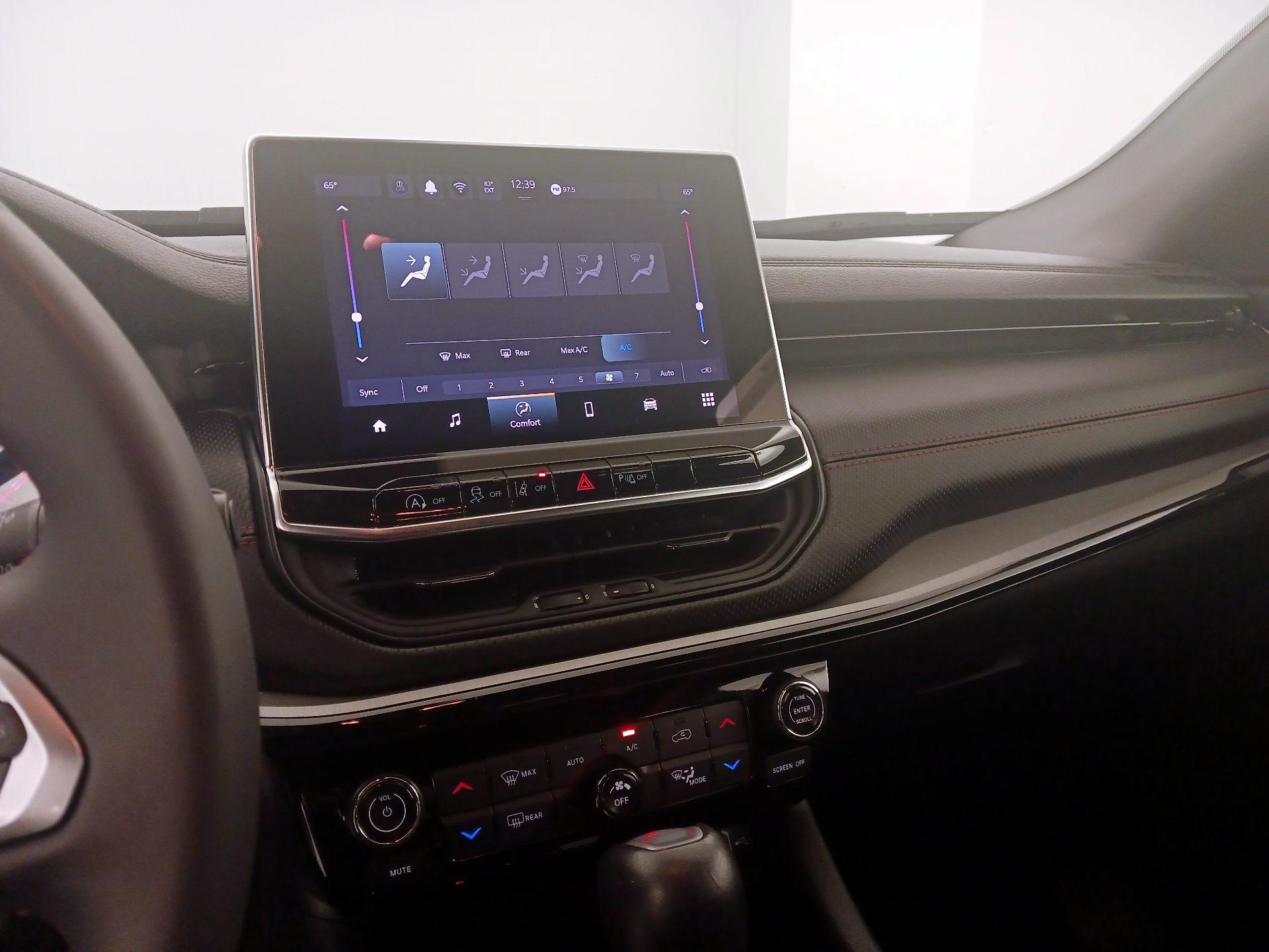 Thumbnail: 2025 Jeep Compass - 16
