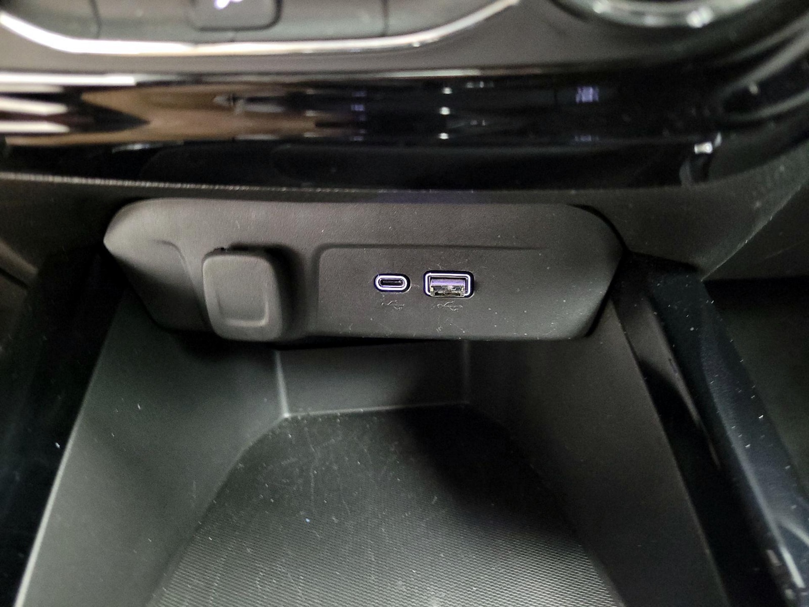 2025 Chevrolet Trax LT - Photo 20