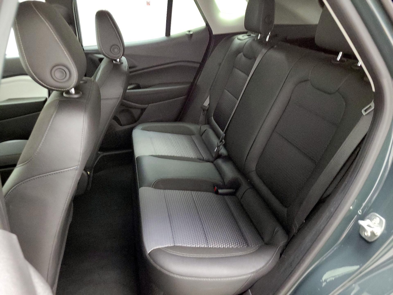 2025 Chevrolet Trax LT - Photo 21
