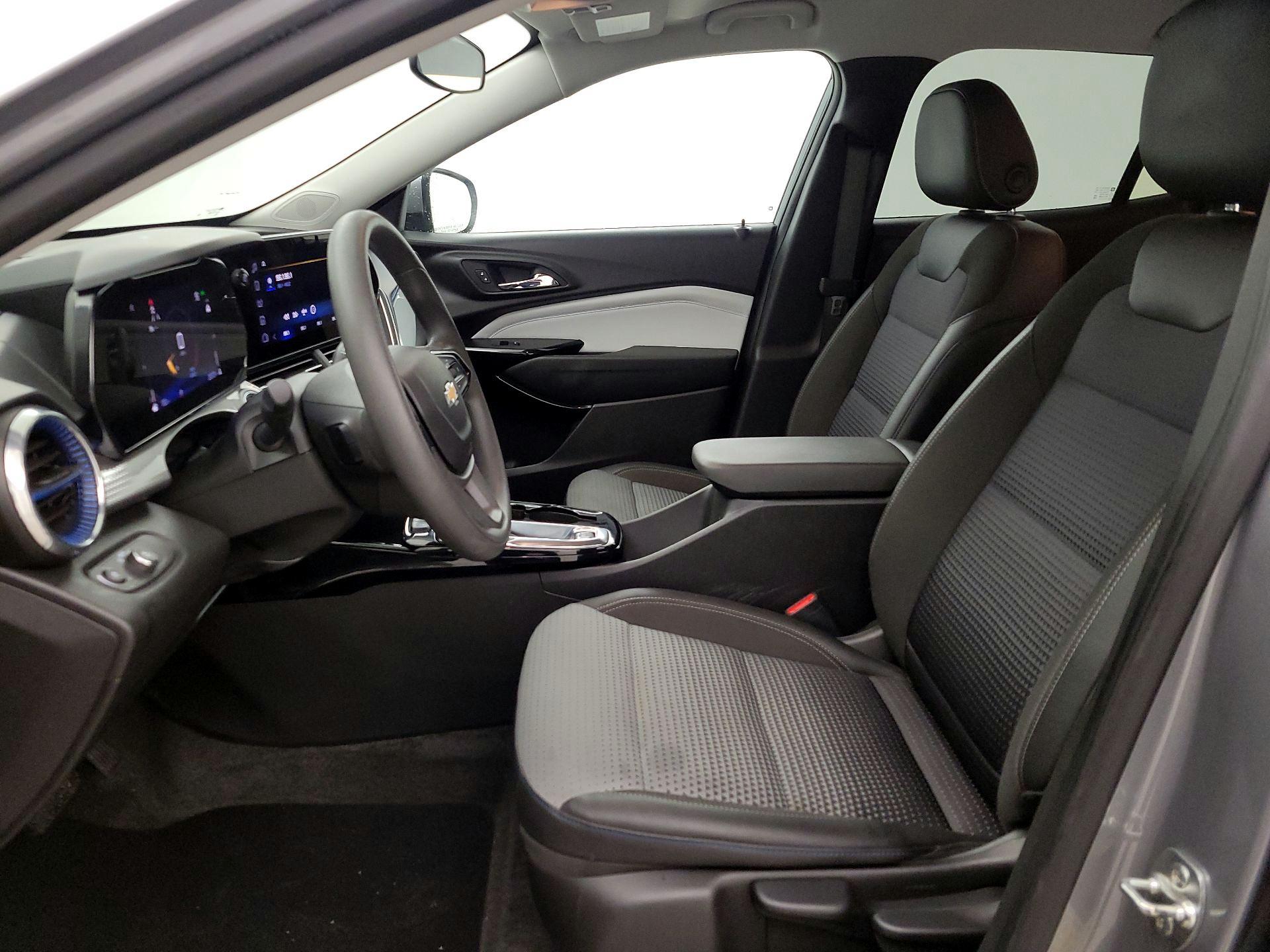 Thumbnail: 2025 Chevrolet Trax - 11
