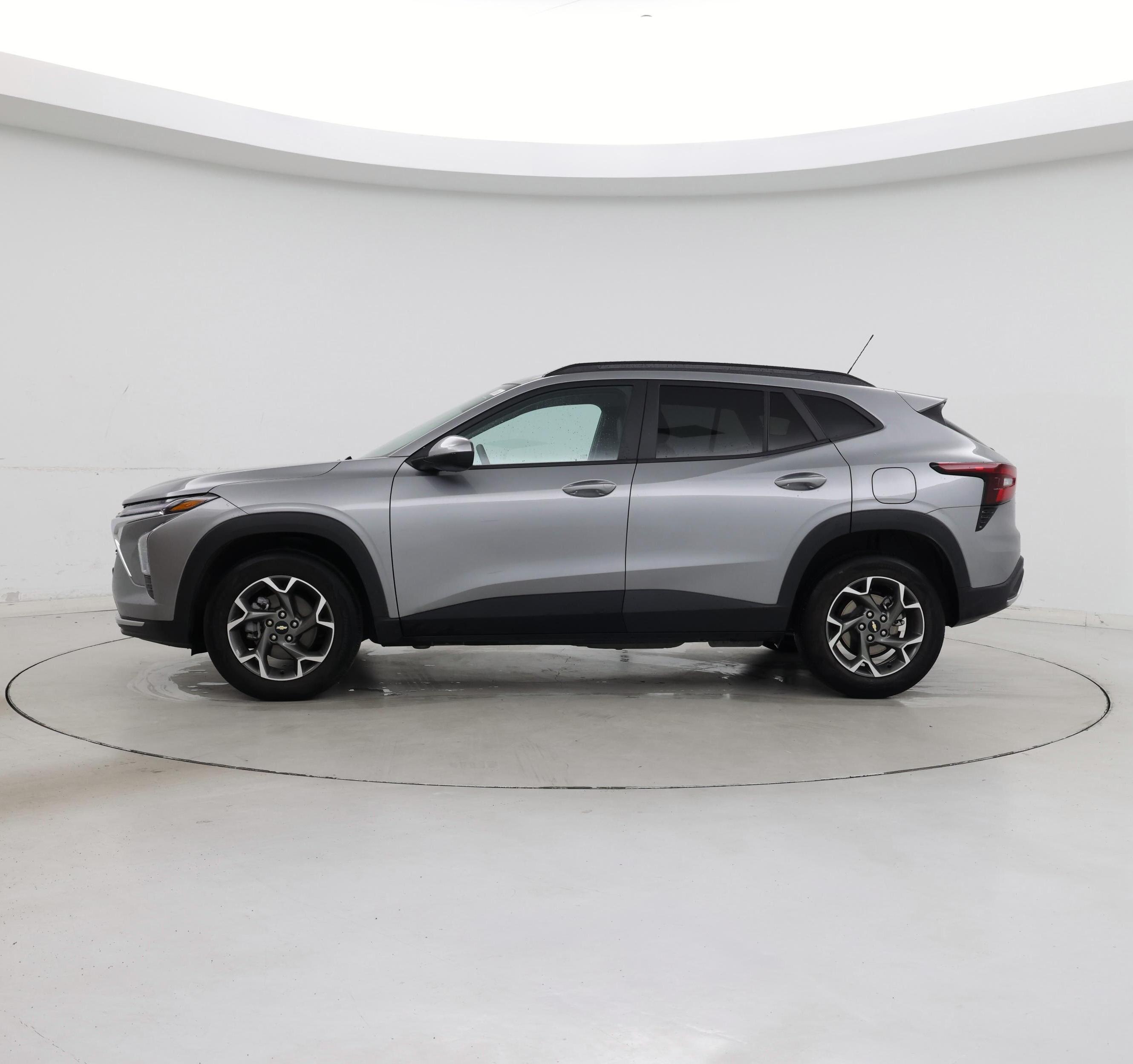 Thumbnail: 2025 Chevrolet Trax - 3