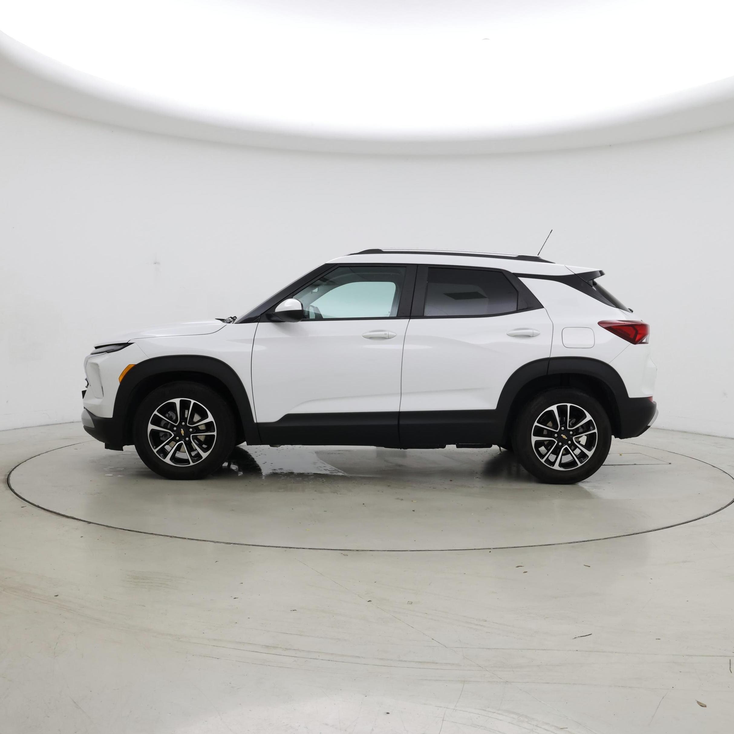 Thumbnail: 2025 Chevrolet TrailBlazer - 3