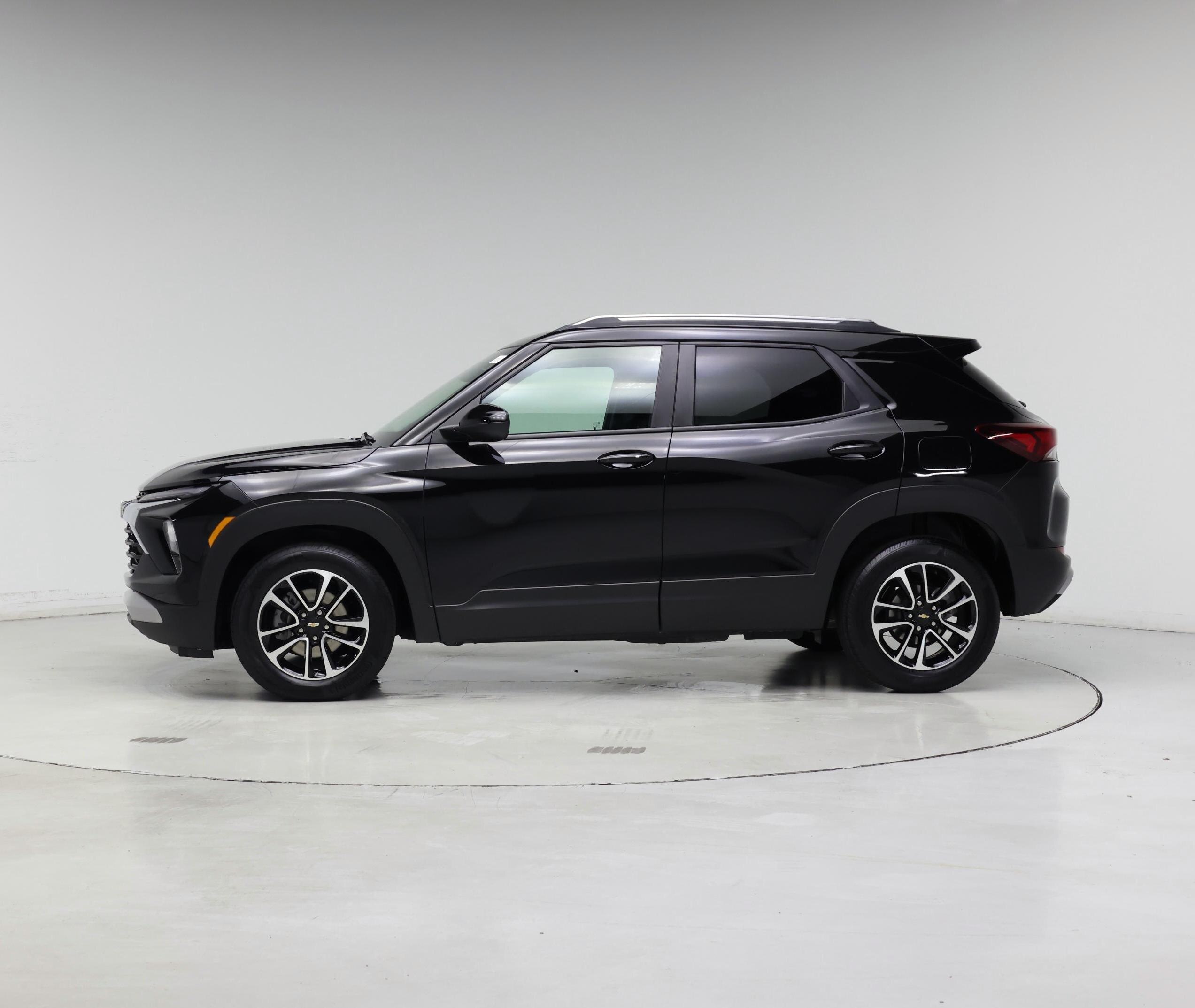 Thumbnail: 2025 Chevrolet TrailBlazer - 3
