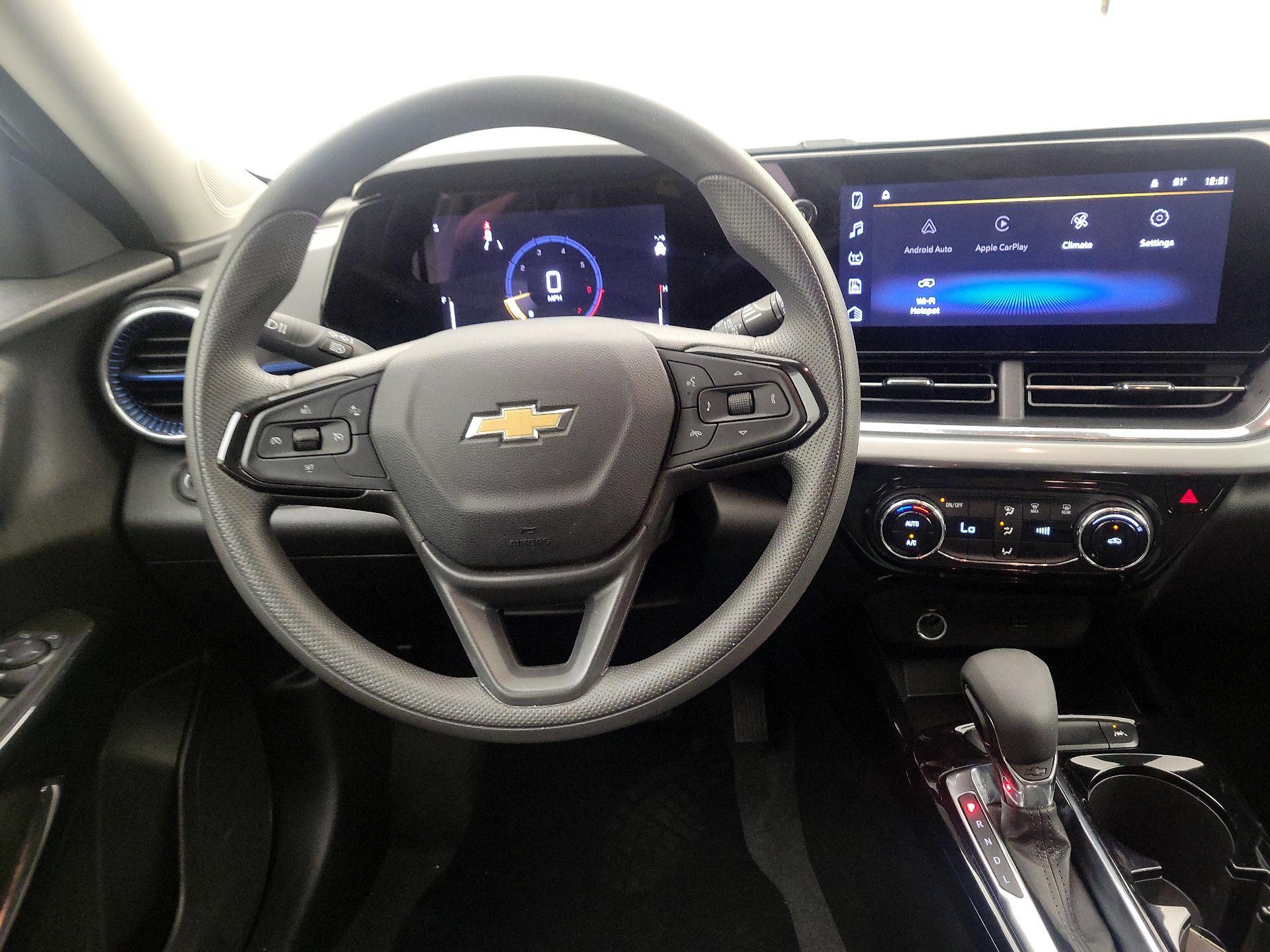 Thumbnail: 2025 Chevrolet Trax - 10
