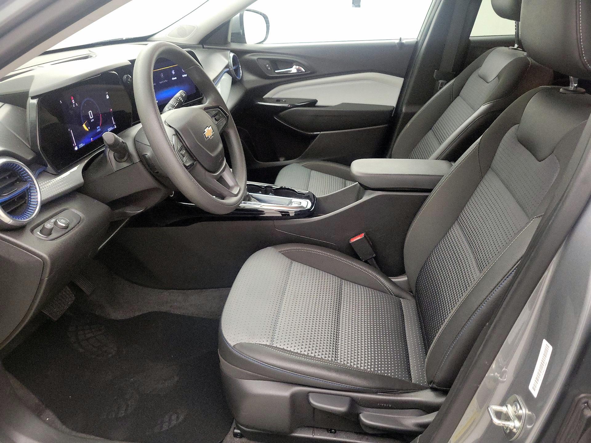 Thumbnail: 2025 Chevrolet Trax - 11