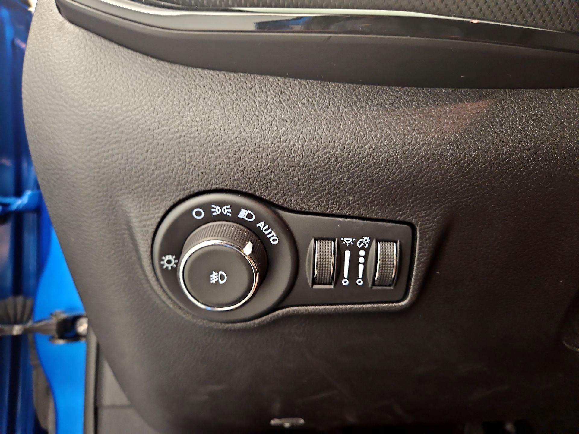 Thumbnail: 2025 Jeep Compass - 13