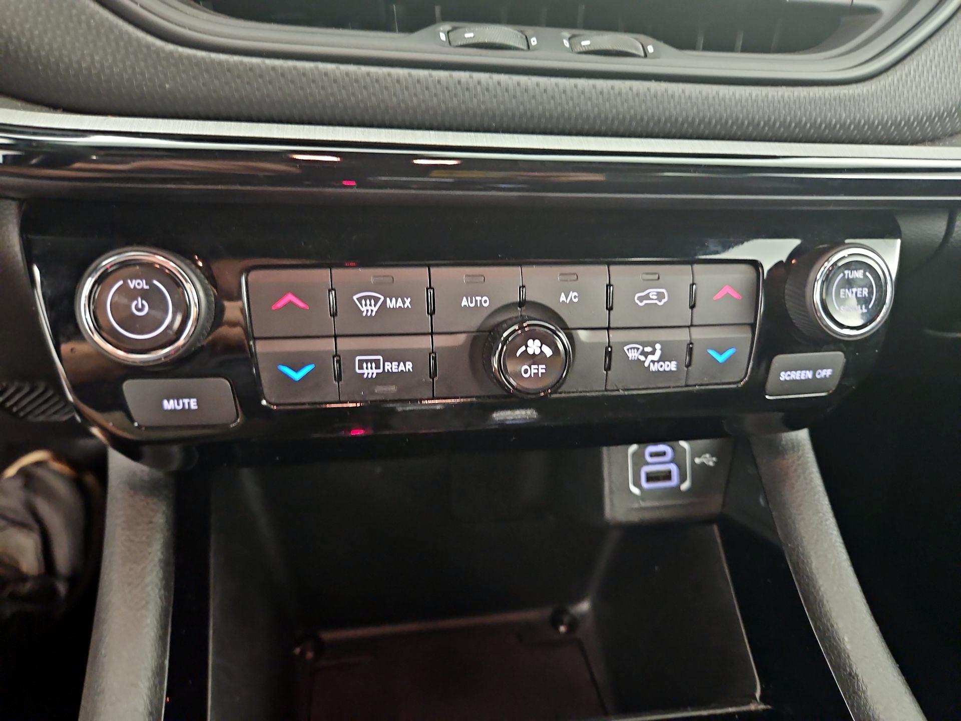Thumbnail: 2025 Jeep Compass - 16