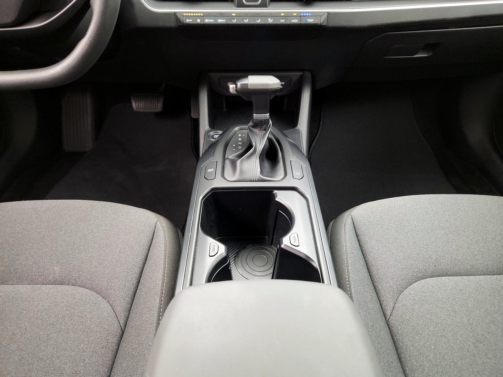 2025 Kia K4 LXS - Photo 18