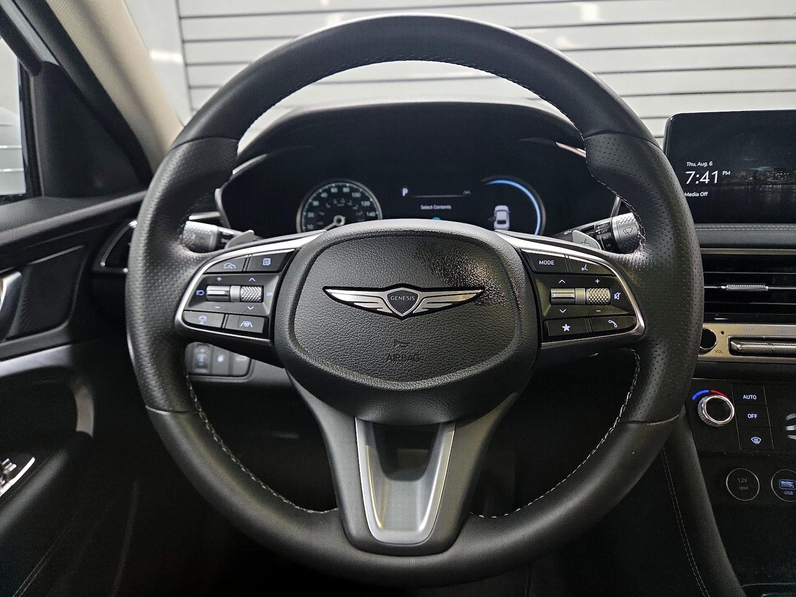 2026 GENESIS G70 Standard - Photo 9