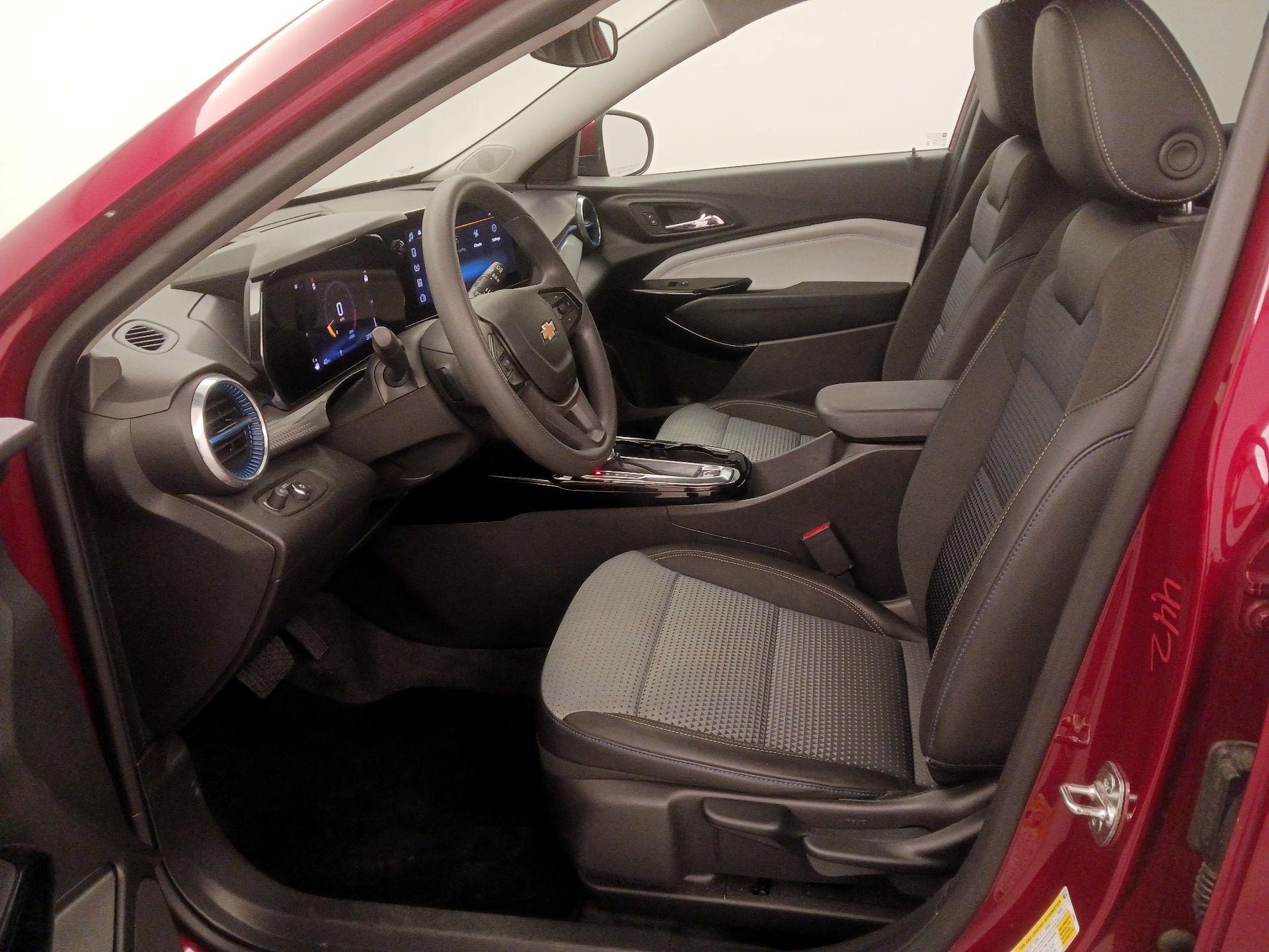 Thumbnail: 2025 Chevrolet Trax - 11