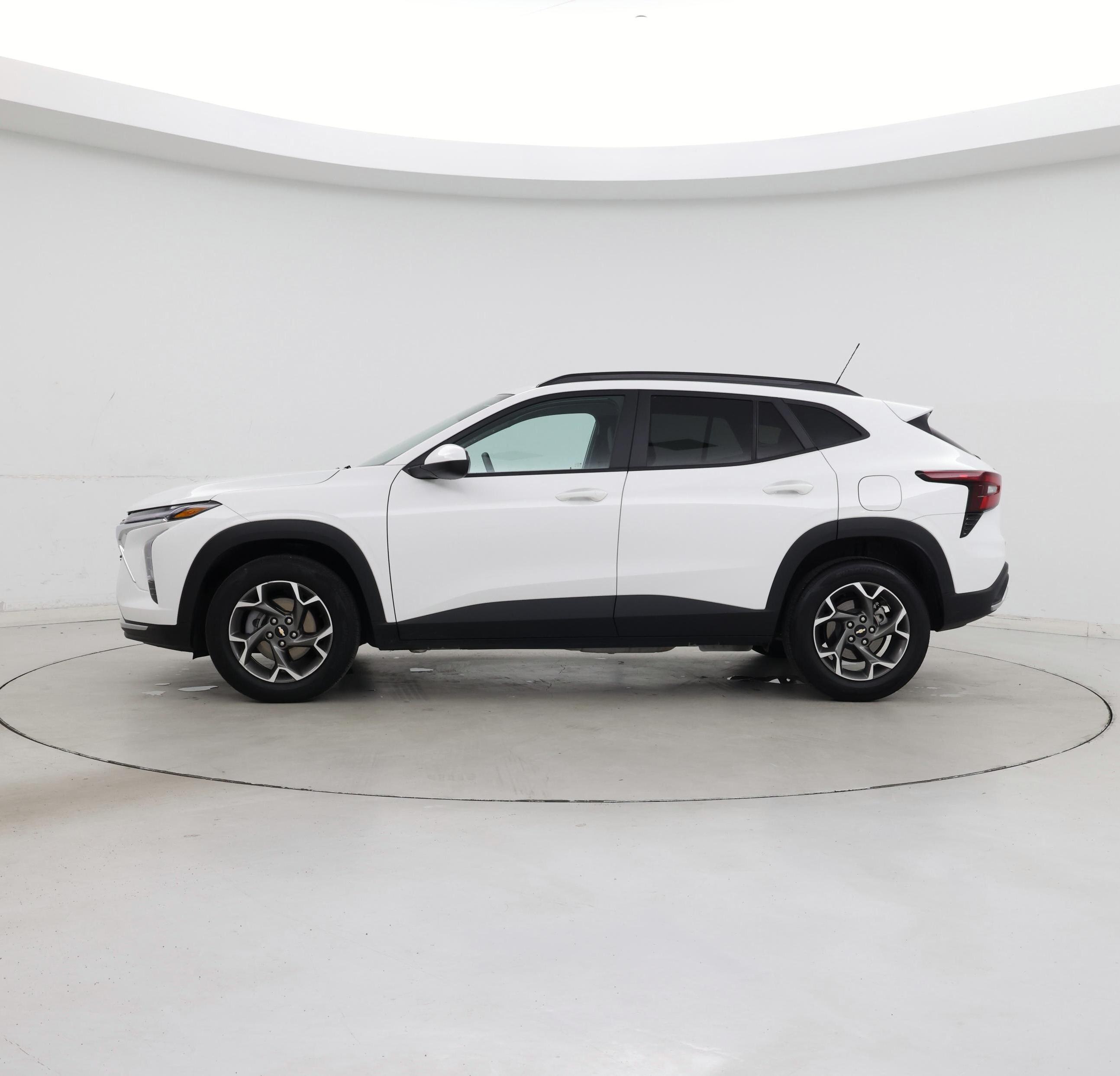Thumbnail: 2025 Chevrolet Trax - 3