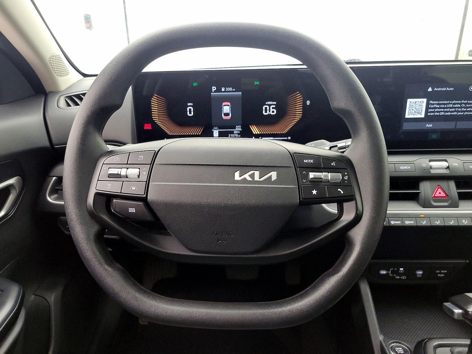 2025 Kia K4 LXS - Photo 11