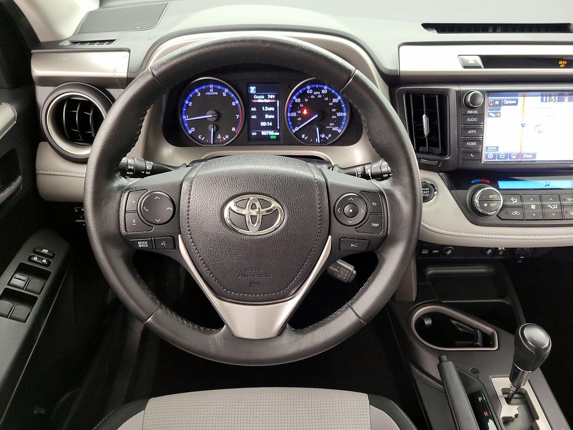 Thumbnail: 2018 Toyota RAV4 - 10