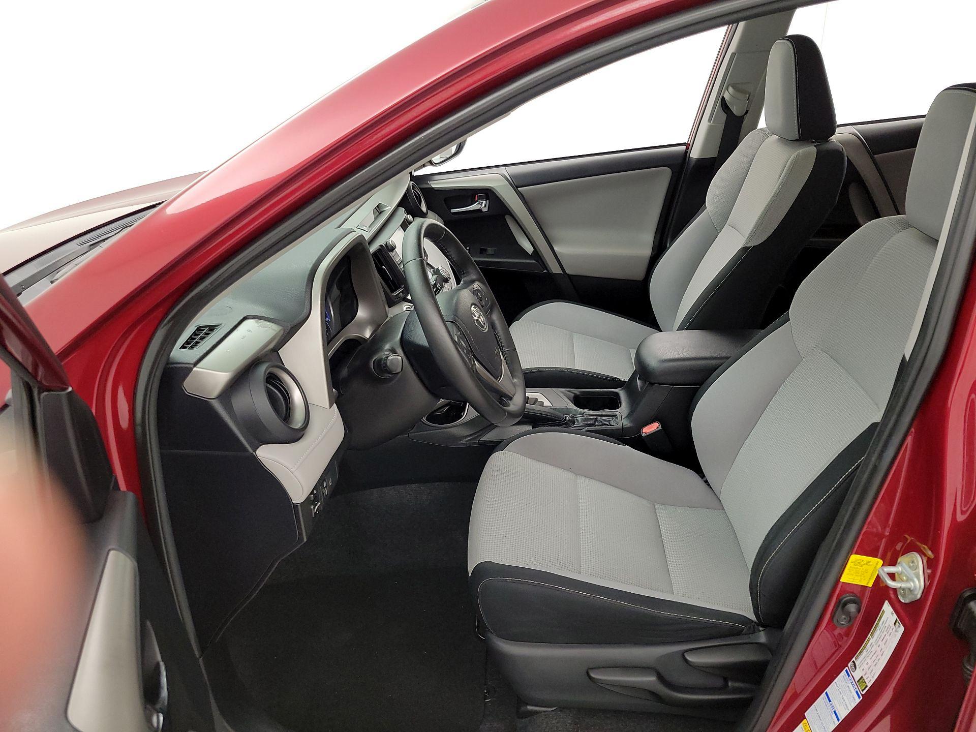 Thumbnail: 2018 Toyota RAV4 - 11