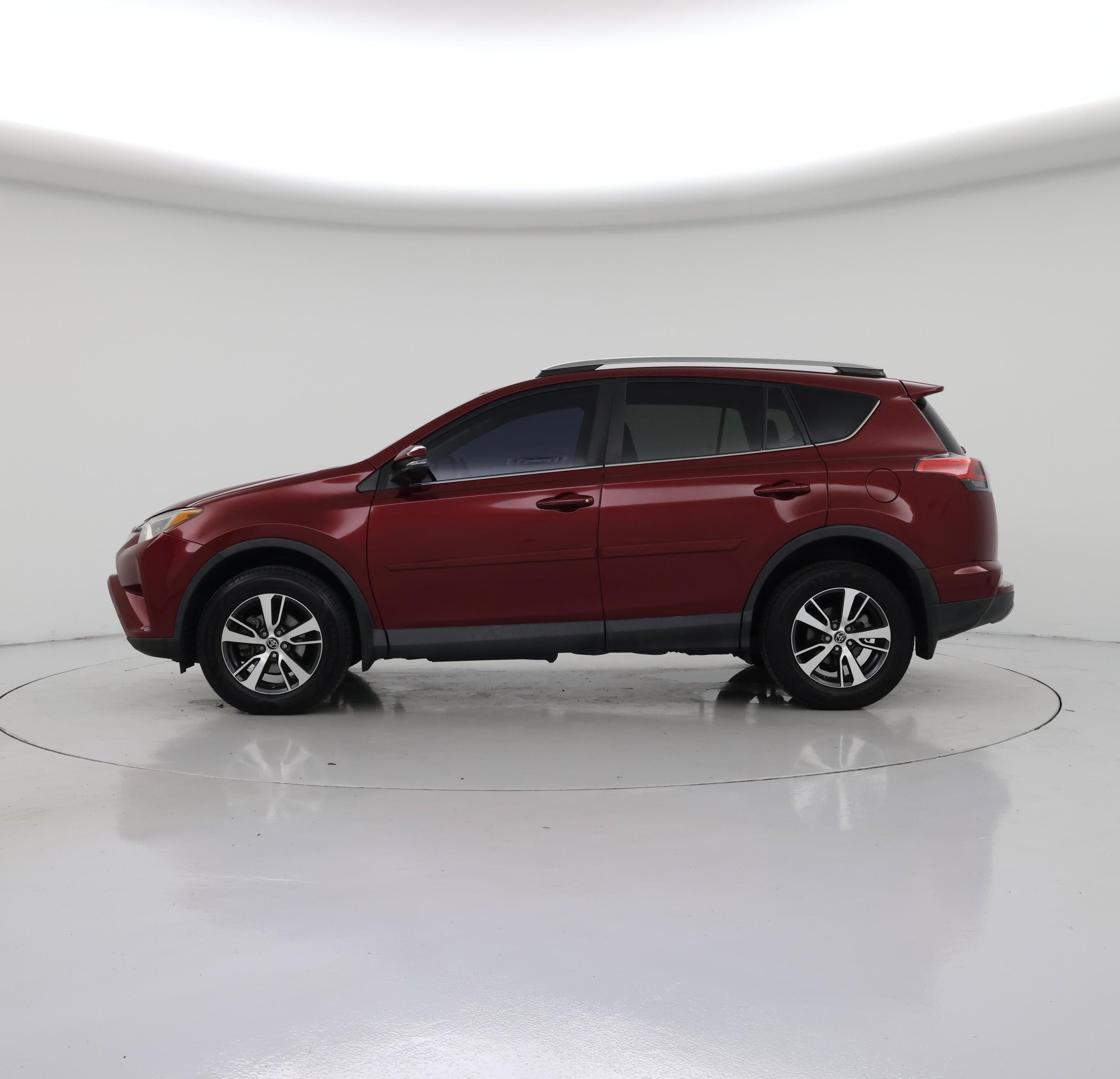Thumbnail: 2018 Toyota RAV4 - 3