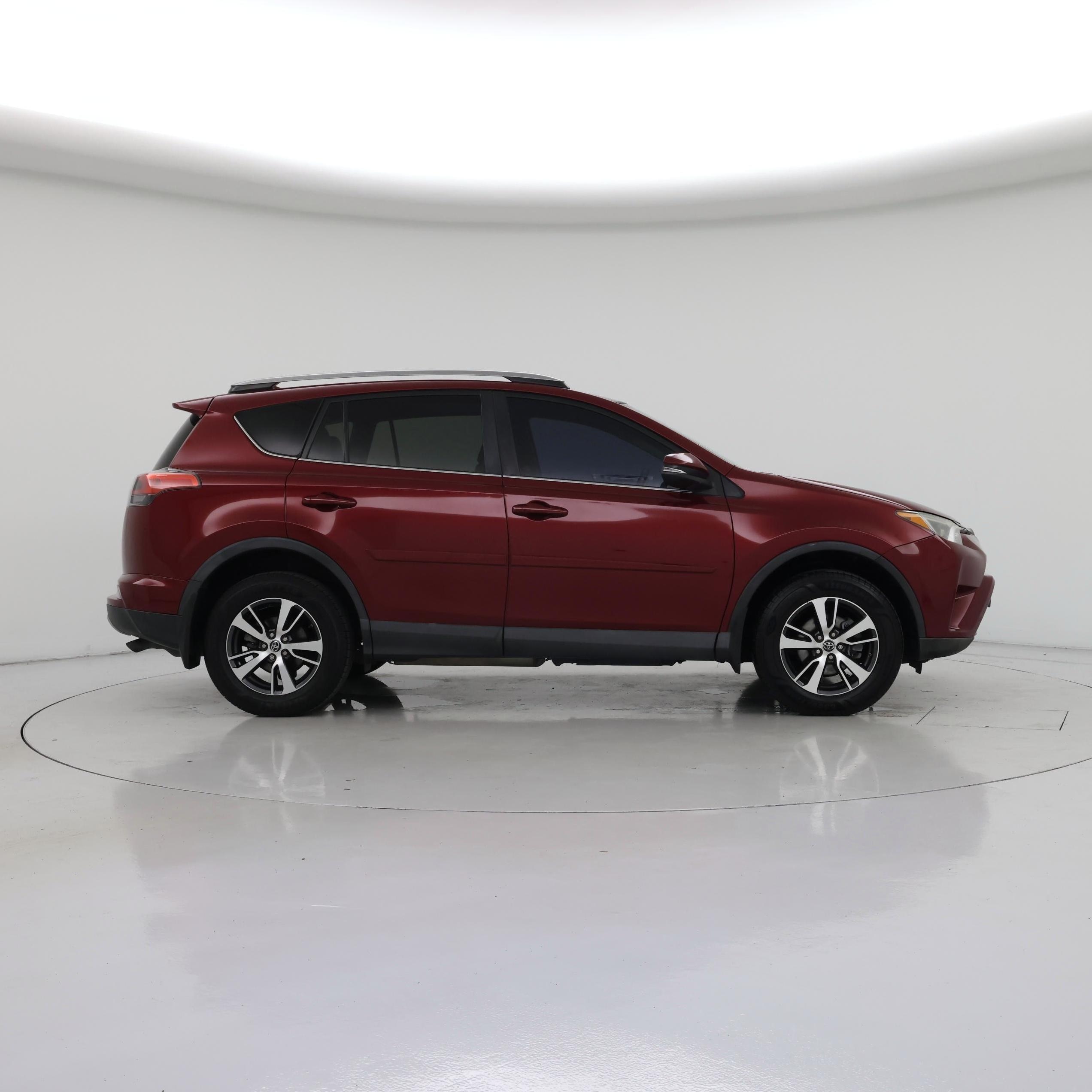 Thumbnail: 2018 Toyota RAV4 - 7