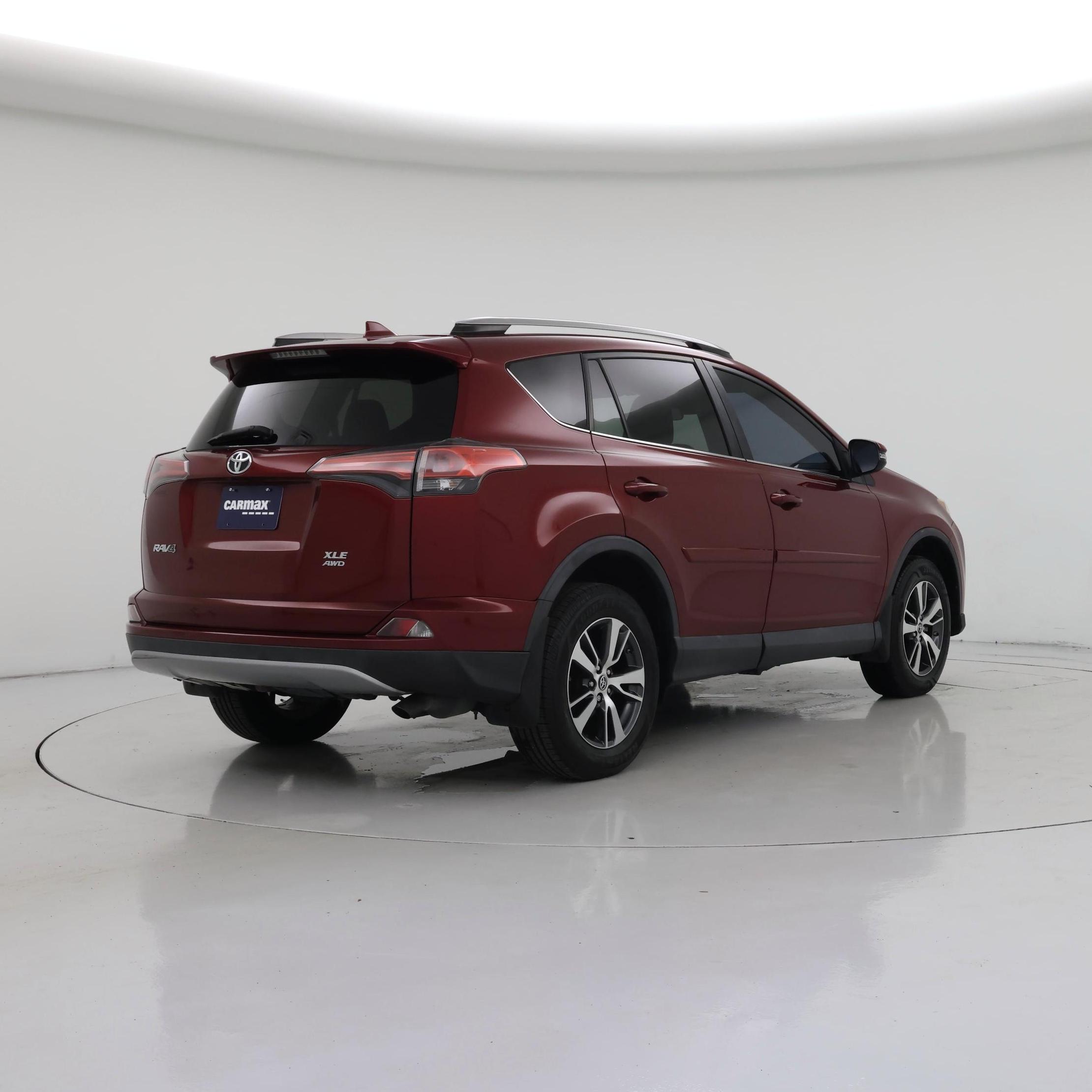 Thumbnail: 2018 Toyota RAV4 - 8