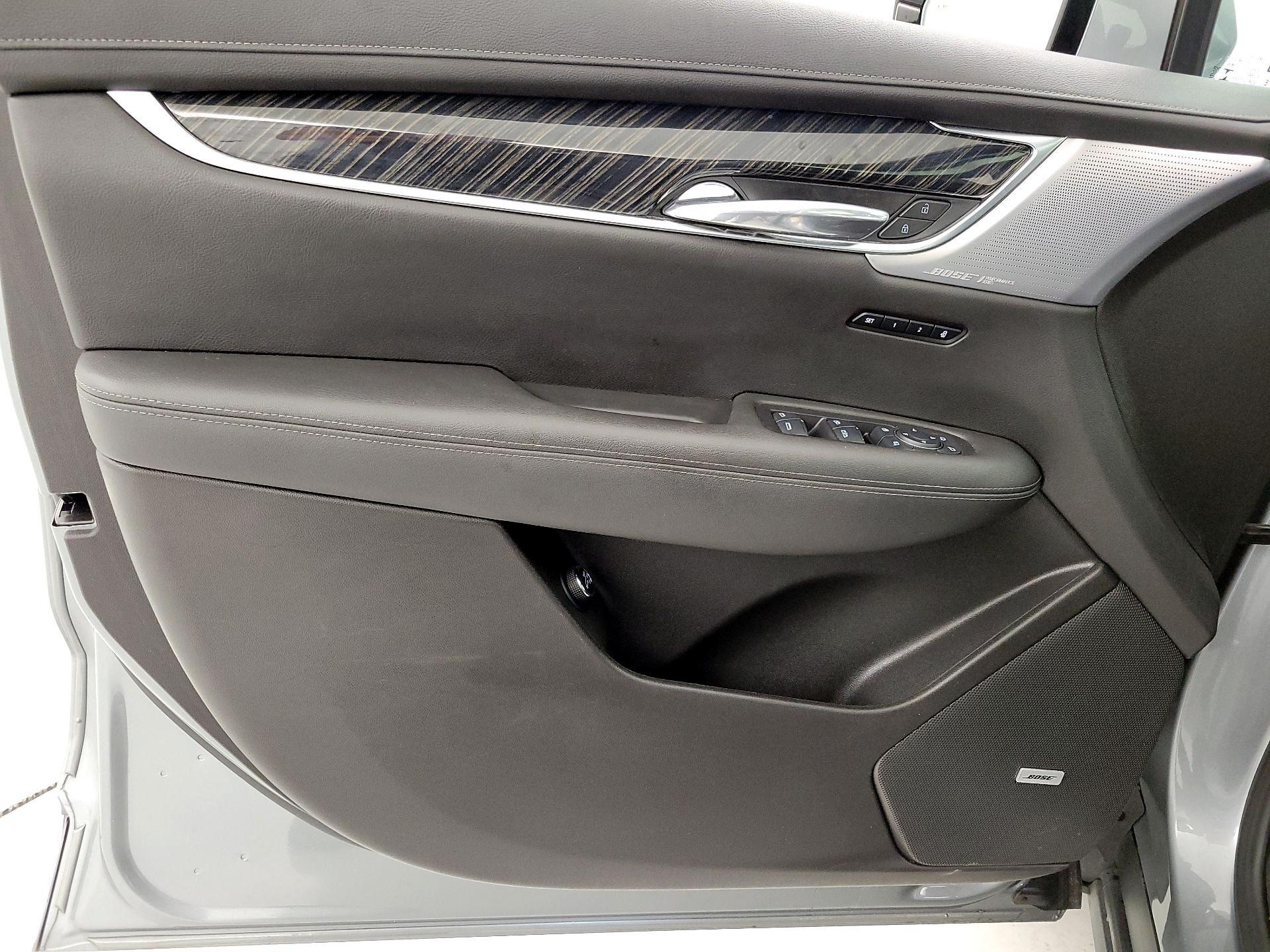 Thumbnail: 2023 Cadillac XT6 - 12